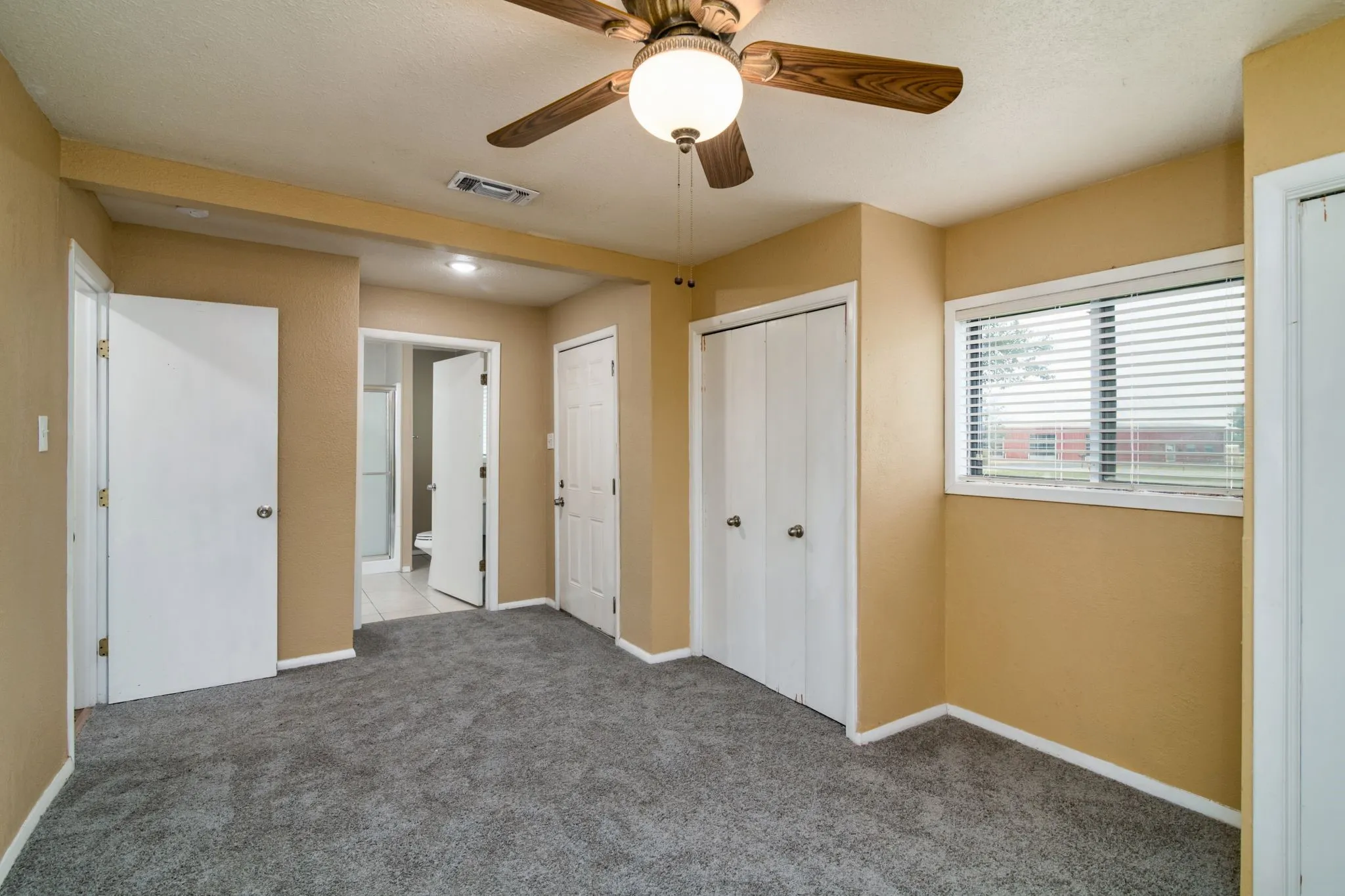 Single Family Residence For Rent in Hood County , 3800 Acton Highway, Granbury, Texas 76049, 3 Bedroom, 3 Bathroom, Garage spaces, 1,788 Sqft, built in 1964, mls#21405061, Real Estate Agent in Granbury, Homes For Rent in Hood county, Homes For Rent in Granbury, Realtor in Granbury Texas, Real Estate Brokerage Independent Realty Texas, Luminita Cordes Realtor