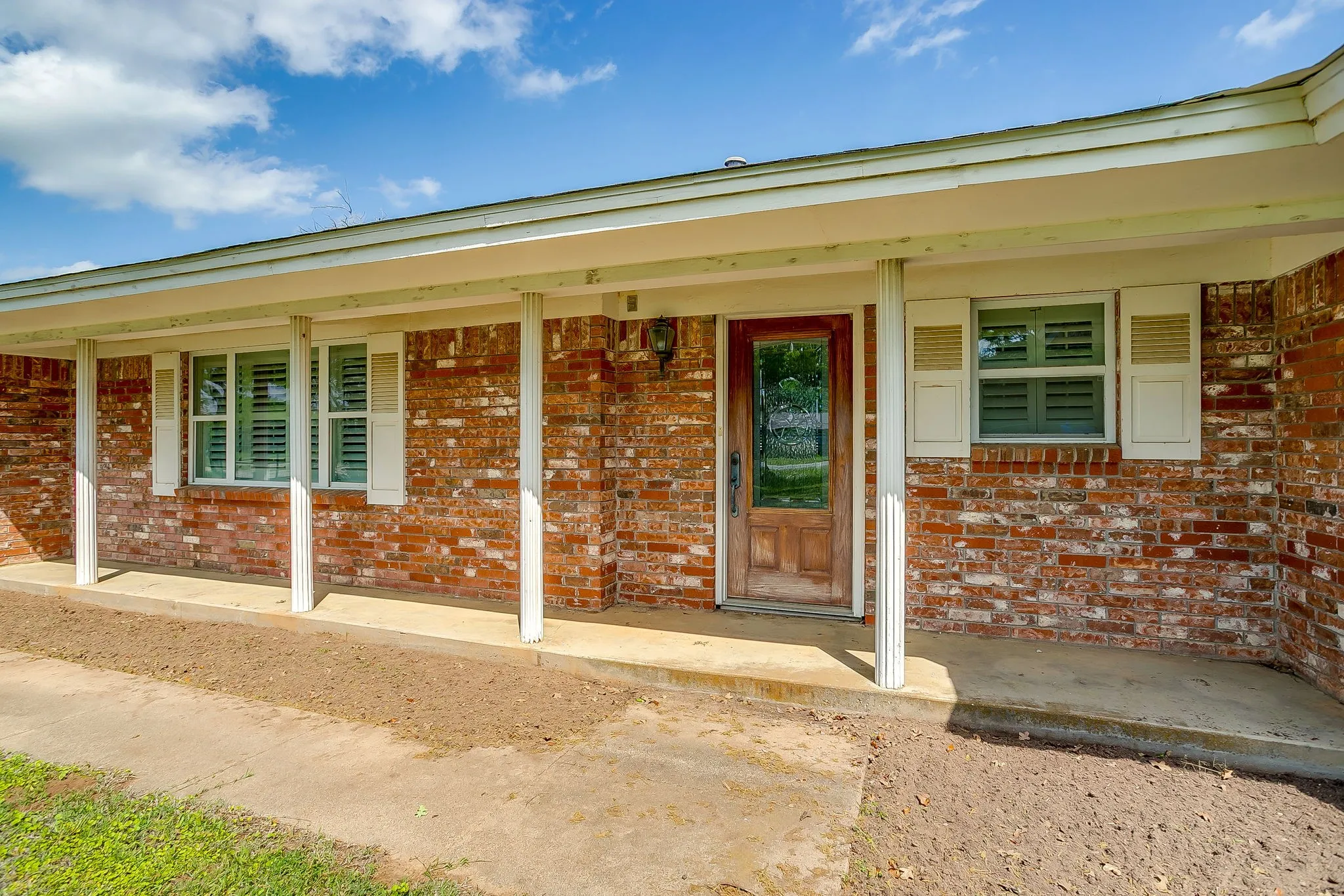 Farm For Sale in Parker County , 2196 Old Agnes Road, Weatherford, Texas 76088, 3 Bedroom, 3 Bathroom, Garage spaces, 2,700 Sqft, built in 1965, mls#21405062, Real Estate Agent in Weatherford, Homes For Sale in Parker county, Homes For Sale in Weatherford, Realtor in Weatherford Texas, Real Estate Brokerage Independent Realty Texas, Luminita Cordes Realtor