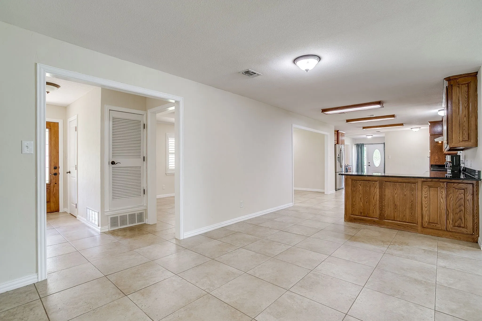 Farm For Sale in Parker County , 2196 Old Agnes Road, Weatherford, Texas 76088, 3 Bedroom, 3 Bathroom, Garage spaces, 2,700 Sqft, built in 1965, mls#21405062, Real Estate Agent in Weatherford, Homes For Sale in Parker county, Homes For Sale in Weatherford, Realtor in Weatherford Texas, Real Estate Brokerage Independent Realty Texas, Luminita Cordes Realtor