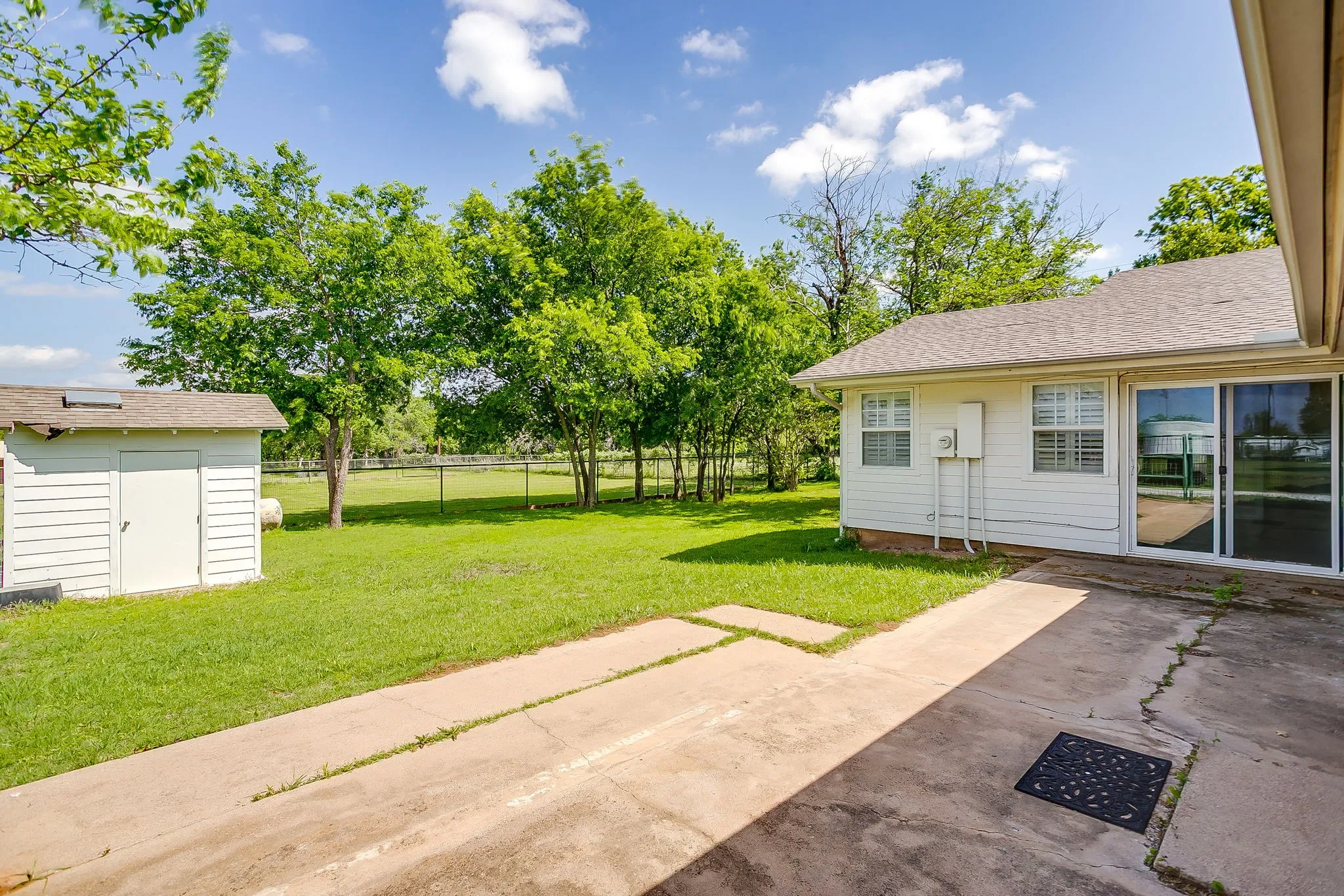 Farm For Sale in Parker County , 2196 Old Agnes Road, Weatherford, Texas 76088, 3 Bedroom, 3 Bathroom, Garage spaces, 2,700 Sqft, built in 1965, mls#21405062, Real Estate Agent in Weatherford, Homes For Sale in Parker county, Homes For Sale in Weatherford, Realtor in Weatherford Texas, Real Estate Brokerage Independent Realty Texas, Luminita Cordes Realtor