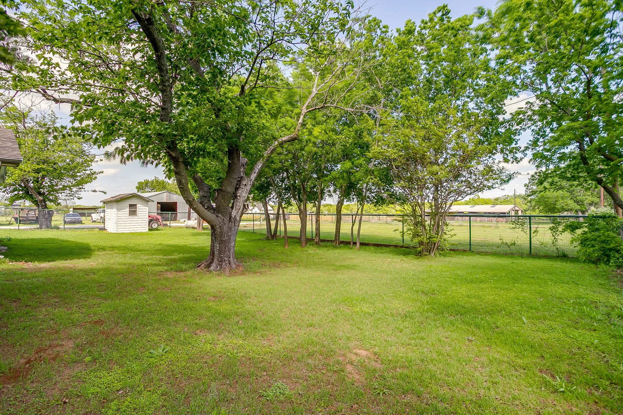 Farm For Sale in Parker County , 2196 Old Agnes Road, Weatherford, Texas 76088, 3 Bedroom, 3 Bathroom, Garage spaces, 2,700 Sqft, built in 1965, mls#21405062, Real Estate Agent in Weatherford, Homes For Sale in Parker county, Homes For Sale in Weatherford, Realtor in Weatherford Texas, Real Estate Brokerage Independent Realty Texas, Luminita Cordes Realtor