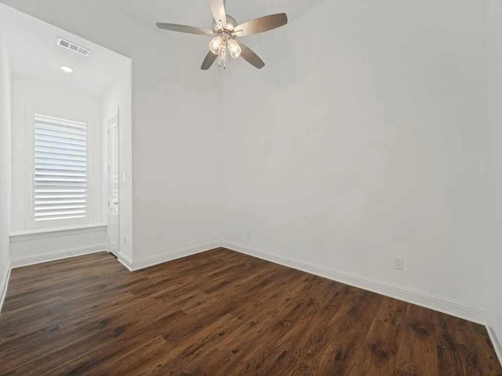 Single Family Residence For Sale in Denton County , 9901 Boulder Point Road, Little Elm, Texas 75068, 4 Bedroom, 4 Bathroom, 3 Garage spaces, 3,551 Sqft, built in 2021, mls#21401655, Real Estate Agent in Little Elm, Homes For Sale in Denton county, Homes For Sale in Little Elm, Realtor in Little Elm Texas, Real Estate Brokerage Independent Realty Texas, Luminita Cordes Realtor
