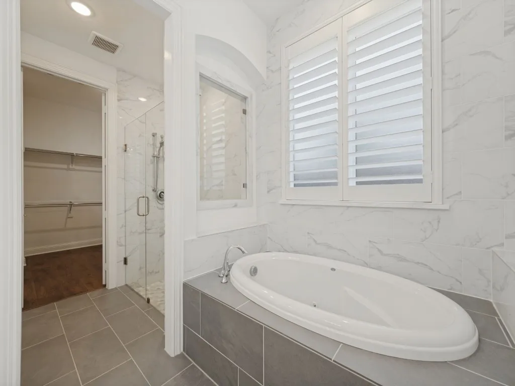 Single Family Residence For Sale in Denton County , 9901 Boulder Point Road, Little Elm, Texas 75068, 4 Bedroom, 4 Bathroom, 3 Garage spaces, 3,551 Sqft, built in 2021, mls#21401655, Real Estate Agent in Little Elm, Homes For Sale in Denton county, Homes For Sale in Little Elm, Realtor in Little Elm Texas, Real Estate Brokerage Independent Realty Texas, Luminita Cordes Realtor