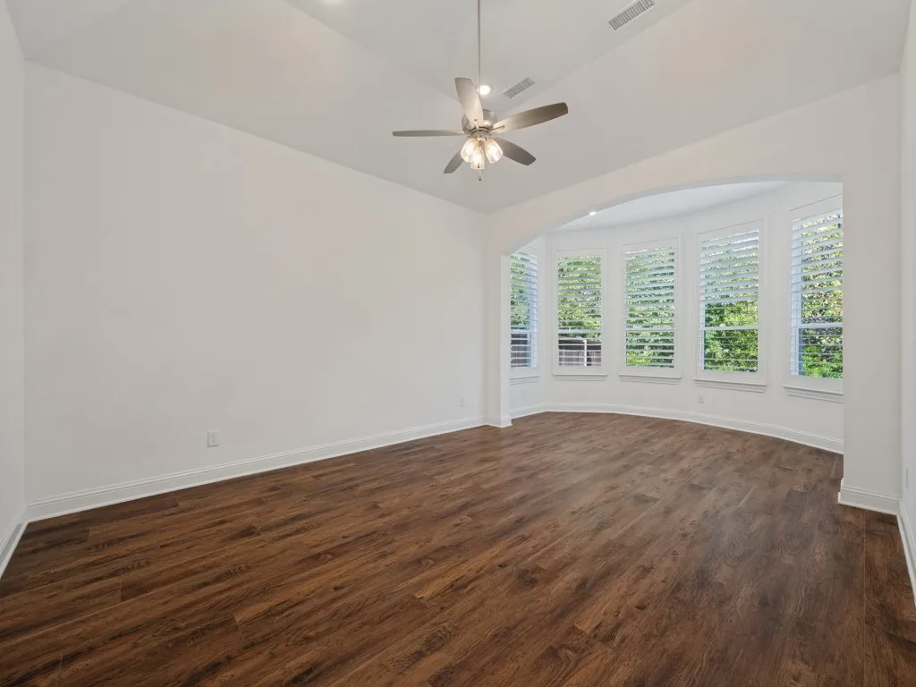 Single Family Residence For Sale in Denton County , 9901 Boulder Point Road, Little Elm, Texas 75068, 4 Bedroom, 4 Bathroom, 3 Garage spaces, 3,551 Sqft, built in 2021, mls#21401655, Real Estate Agent in Little Elm, Homes For Sale in Denton county, Homes For Sale in Little Elm, Realtor in Little Elm Texas, Real Estate Brokerage Independent Realty Texas, Luminita Cordes Realtor