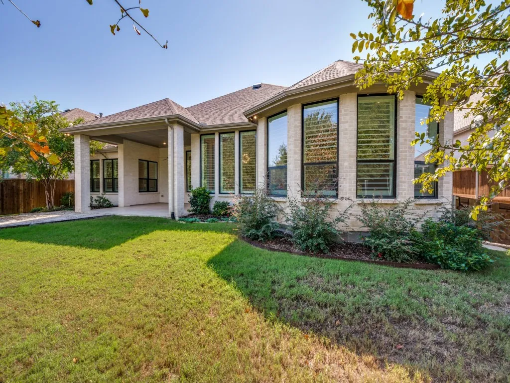 Single Family Residence For Sale in Denton County , 9901 Boulder Point Road, Little Elm, Texas 75068, 4 Bedroom, 4 Bathroom, 3 Garage spaces, 3,551 Sqft, built in 2021, mls#21401655, Real Estate Agent in Little Elm, Homes For Sale in Denton county, Homes For Sale in Little Elm, Realtor in Little Elm Texas, Real Estate Brokerage Independent Realty Texas, Luminita Cordes Realtor