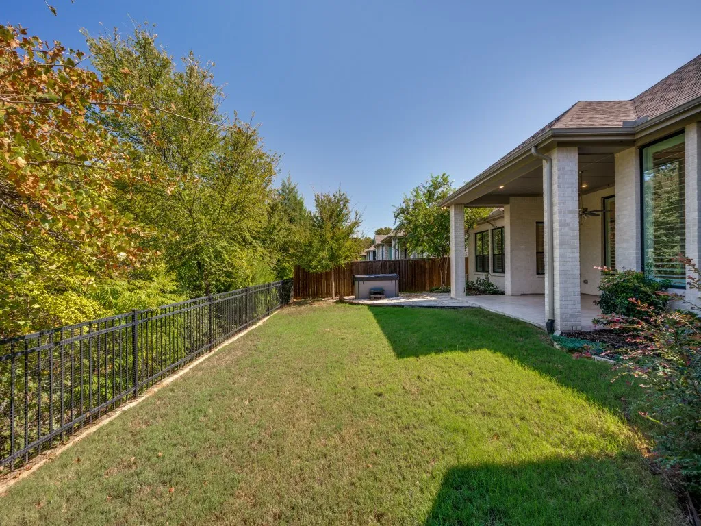 Single Family Residence For Sale in Denton County , 9901 Boulder Point Road, Little Elm, Texas 75068, 4 Bedroom, 4 Bathroom, 3 Garage spaces, 3,551 Sqft, built in 2021, mls#21401655, Real Estate Agent in Little Elm, Homes For Sale in Denton county, Homes For Sale in Little Elm, Realtor in Little Elm Texas, Real Estate Brokerage Independent Realty Texas, Luminita Cordes Realtor