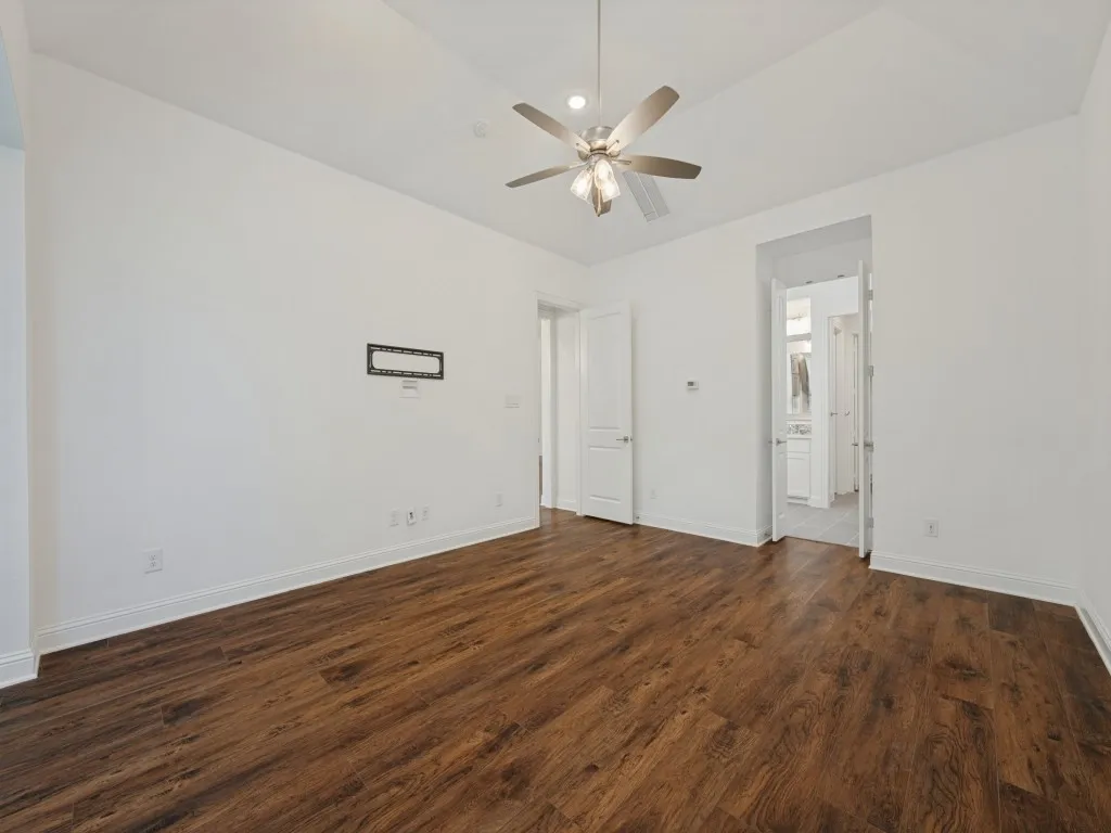 Single Family Residence For Sale in Denton County , 9901 Boulder Point Road, Little Elm, Texas 75068, 4 Bedroom, 4 Bathroom, 3 Garage spaces, 3,551 Sqft, built in 2021, mls#21401655, Real Estate Agent in Little Elm, Homes For Sale in Denton county, Homes For Sale in Little Elm, Realtor in Little Elm Texas, Real Estate Brokerage Independent Realty Texas, Luminita Cordes Realtor