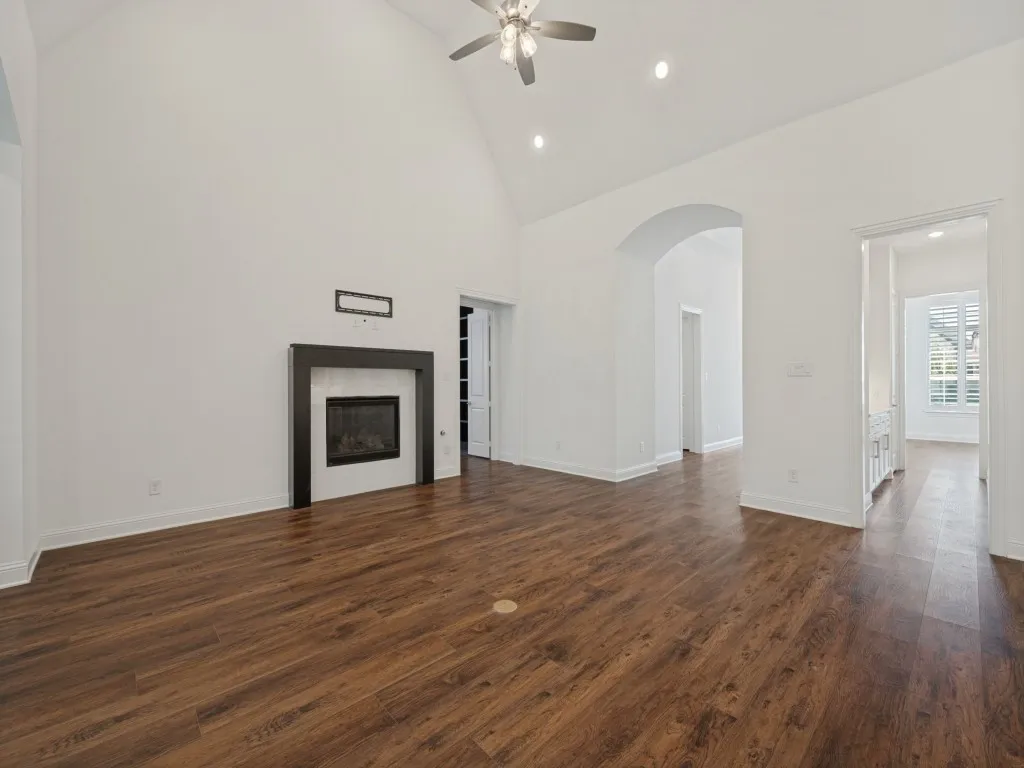 Single Family Residence For Sale in Denton County , 9901 Boulder Point Road, Little Elm, Texas 75068, 4 Bedroom, 4 Bathroom, 3 Garage spaces, 3,551 Sqft, built in 2021, mls#21401655, Real Estate Agent in Little Elm, Homes For Sale in Denton county, Homes For Sale in Little Elm, Realtor in Little Elm Texas, Real Estate Brokerage Independent Realty Texas, Luminita Cordes Realtor