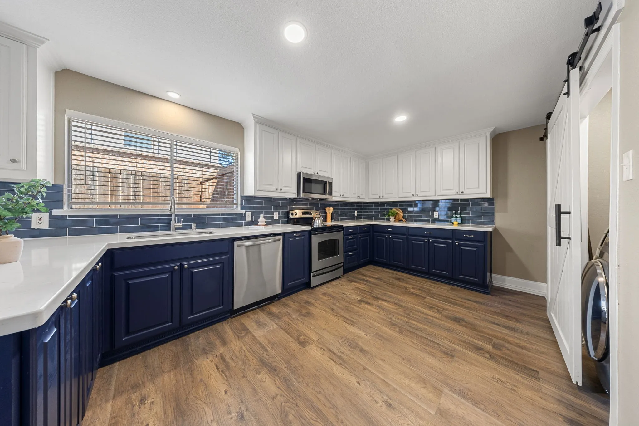 Single Family Residence For Rent in Dallas County , 9735 Queenswood Lane, Dallas, Texas 75238, 3 Bedroom, 2 Bathroom, Garage spaces, 2,156 Sqft, built in 1961, mls#21405054, Real Estate Agent in Dallas, Homes For Rent in Dallas county, Homes For Rent in Dallas, Realtor in Dallas Texas, Real Estate Brokerage Independent Realty Texas, Luminita Cordes Realtor
