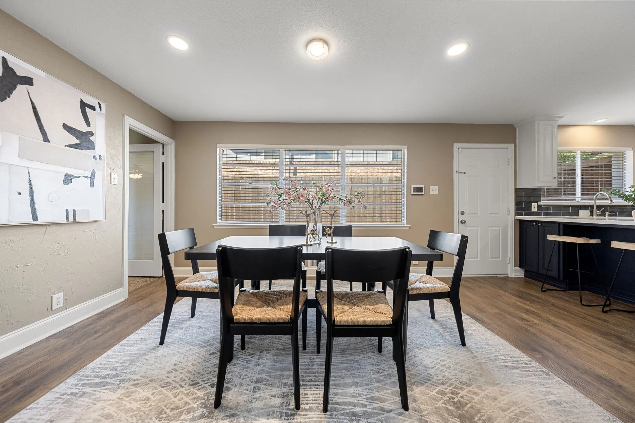 Single Family Residence For Rent in Dallas County , 9735 Queenswood Lane, Dallas, Texas 75238, 3 Bedroom, 2 Bathroom, Garage spaces, 2,156 Sqft, built in 1961, mls#21405054, Real Estate Agent in Dallas, Homes For Rent in Dallas county, Homes For Rent in Dallas, Realtor in Dallas Texas, Real Estate Brokerage Independent Realty Texas, Luminita Cordes Realtor
