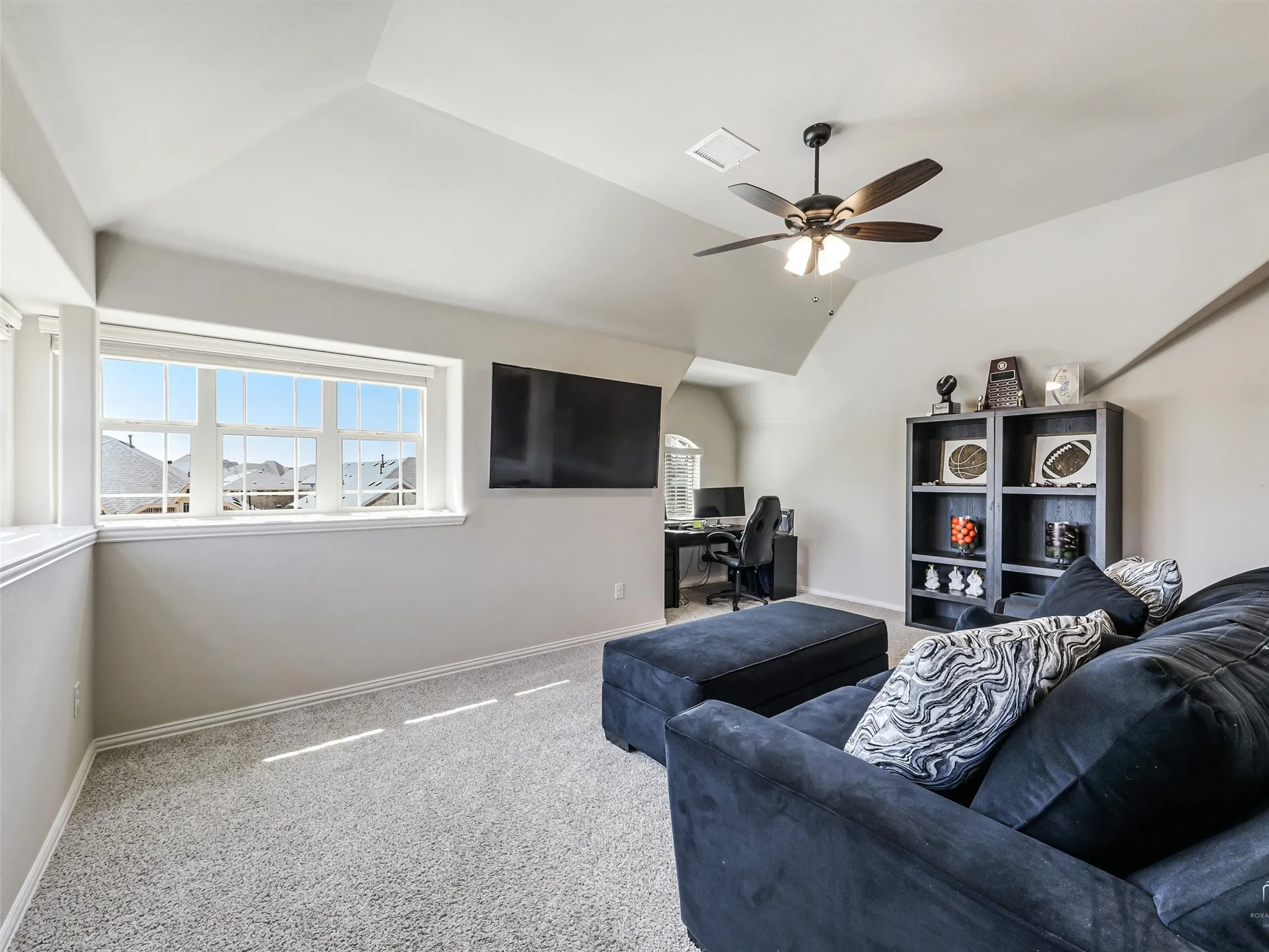 Single Family Residence For Rent in Collin County , 1216 Tree Shadow Lane, Anna, Texas 75409, 4 Bedroom, 3 Bathroom, 3 Garage spaces, 3,034 Sqft, built in 2022, mls#21405007, Real Estate Agent in Anna, Homes For Rent in Collin county, Homes For Rent in Anna, Realtor in Anna Texas, Real Estate Brokerage Independent Realty Texas, Luminita Cordes Realtor