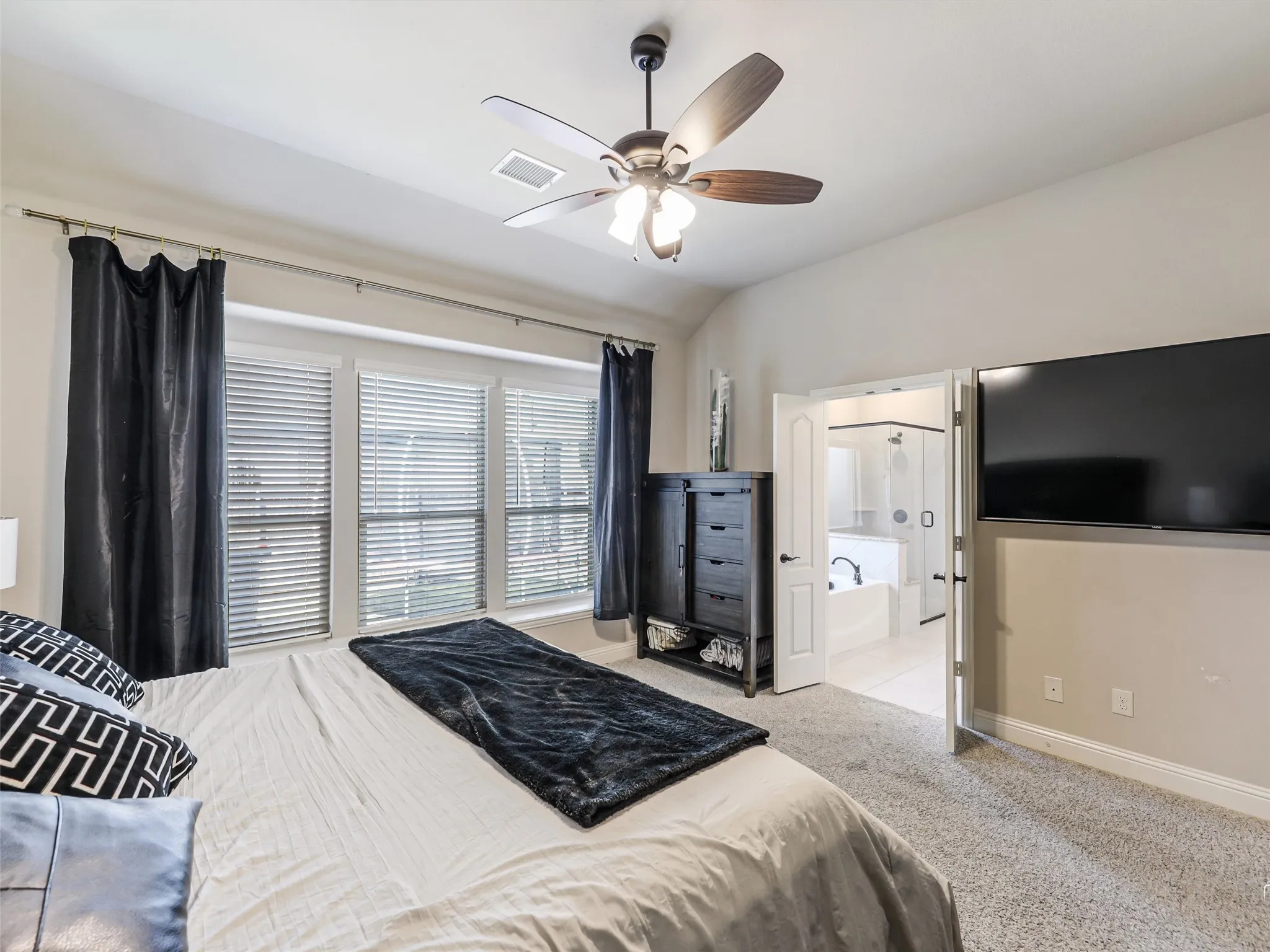 Single Family Residence For Rent in Collin County , 1216 Tree Shadow Lane, Anna, Texas 75409, 4 Bedroom, 3 Bathroom, 3 Garage spaces, 3,034 Sqft, built in 2022, mls#21405007, Real Estate Agent in Anna, Homes For Rent in Collin county, Homes For Rent in Anna, Realtor in Anna Texas, Real Estate Brokerage Independent Realty Texas, Luminita Cordes Realtor