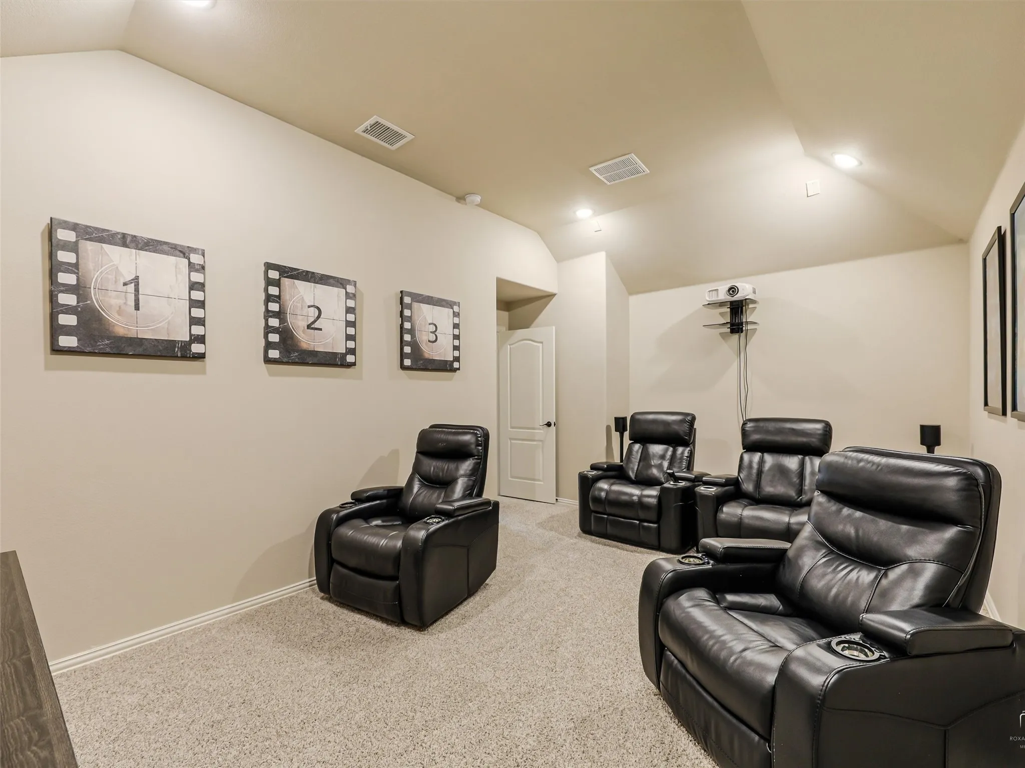 Single Family Residence For Rent in Collin County , 1216 Tree Shadow Lane, Anna, Texas 75409, 4 Bedroom, 3 Bathroom, 3 Garage spaces, 3,034 Sqft, built in 2022, mls#21405007, Real Estate Agent in Anna, Homes For Rent in Collin county, Homes For Rent in Anna, Realtor in Anna Texas, Real Estate Brokerage Independent Realty Texas, Luminita Cordes Realtor
