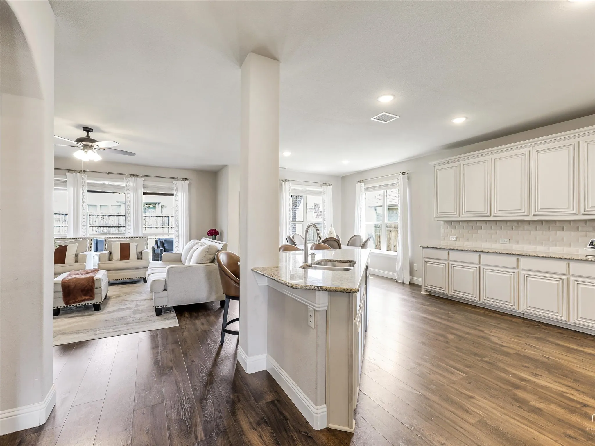 Single Family Residence For Rent in Collin County , 1216 Tree Shadow Lane, Anna, Texas 75409, 4 Bedroom, 3 Bathroom, 3 Garage spaces, 3,034 Sqft, built in 2022, mls#21405007, Real Estate Agent in Anna, Homes For Rent in Collin county, Homes For Rent in Anna, Realtor in Anna Texas, Real Estate Brokerage Independent Realty Texas, Luminita Cordes Realtor