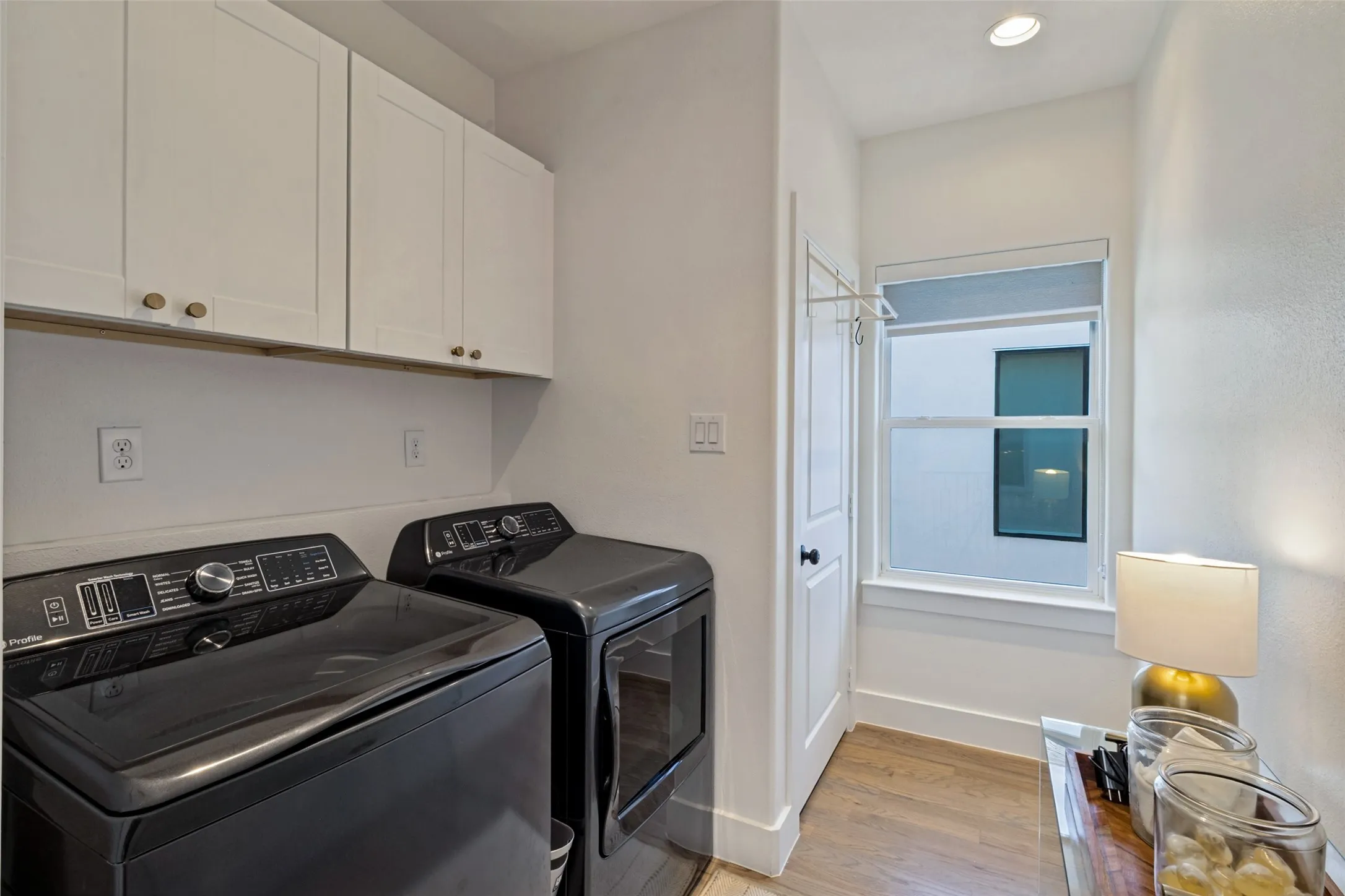 Single Family Residence For Sale in Dallas County , 5613 Ellsworth Avenue, Dallas, Texas 75206, 3 Bedroom, 4 Bathroom, 2 Garage spaces, 2,697 Sqft, built in 2020, mls#21404842, Real Estate Agent in Dallas, Homes For Sale in Dallas county, Homes For Sale in Dallas, Realtor in Dallas Texas, Real Estate Brokerage Independent Realty Texas, Luminita Cordes Realtor