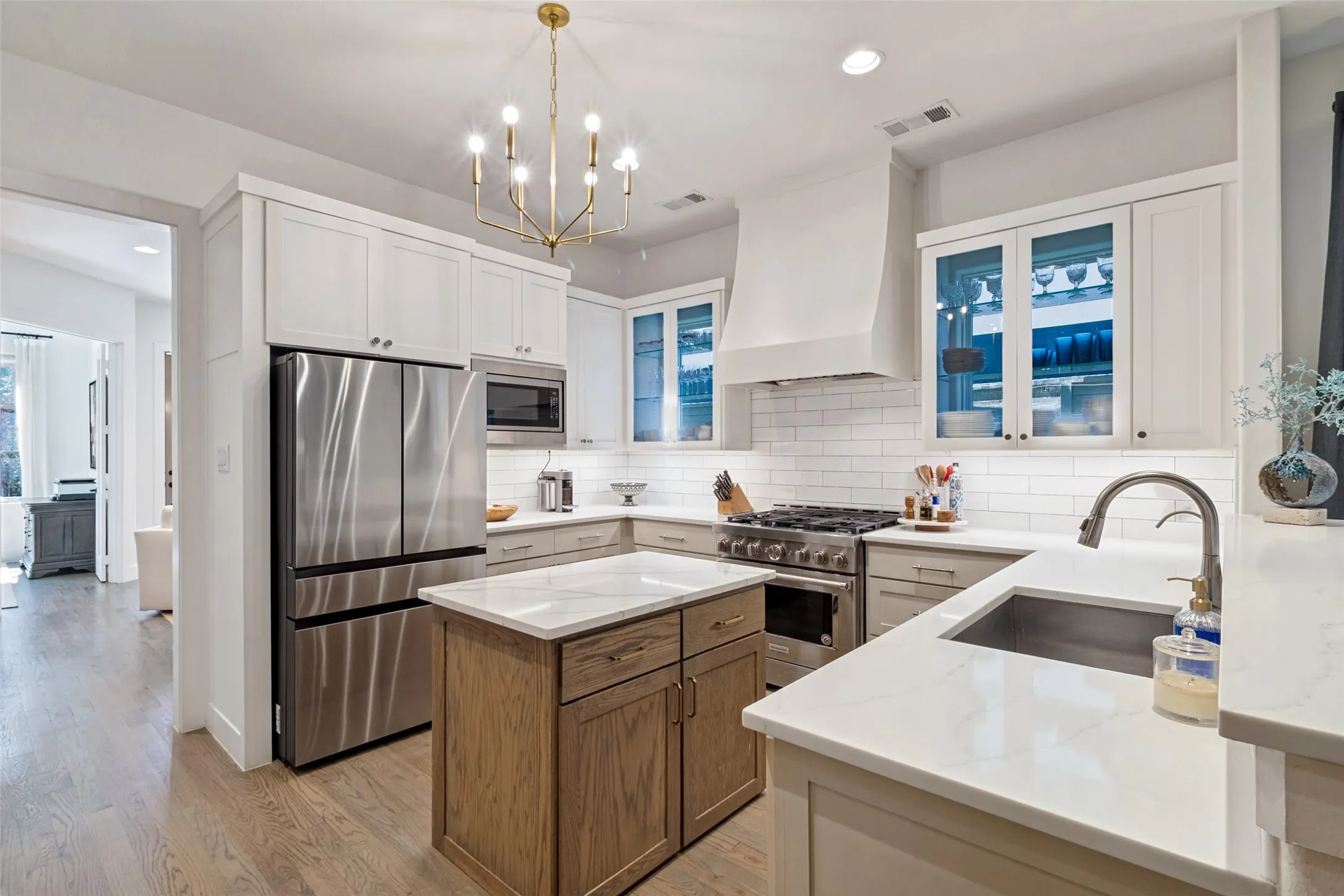 Single Family Residence For Sale in Dallas County , 5613 Ellsworth Avenue, Dallas, Texas 75206, 3 Bedroom, 4 Bathroom, 2 Garage spaces, 2,697 Sqft, built in 2020, mls#21404842, Real Estate Agent in Dallas, Homes For Sale in Dallas county, Homes For Sale in Dallas, Realtor in Dallas Texas, Real Estate Brokerage Independent Realty Texas, Luminita Cordes Realtor