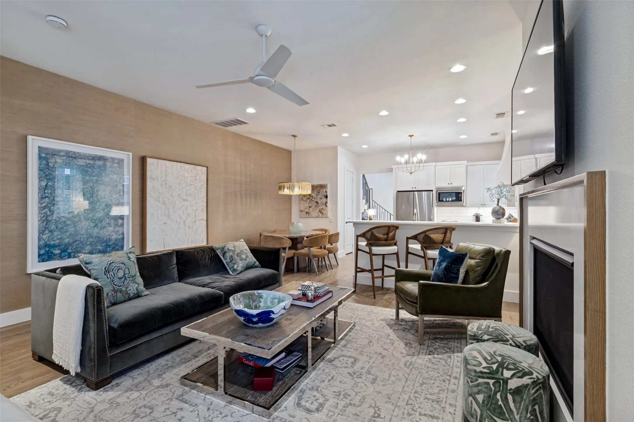 Single Family Residence For Sale in Dallas County , 5613 Ellsworth Avenue, Dallas, Texas 75206, 3 Bedroom, 4 Bathroom, 2 Garage spaces, 2,697 Sqft, built in 2020, mls#21404842, Real Estate Agent in Dallas, Homes For Sale in Dallas county, Homes For Sale in Dallas, Realtor in Dallas Texas, Real Estate Brokerage Independent Realty Texas, Luminita Cordes Realtor