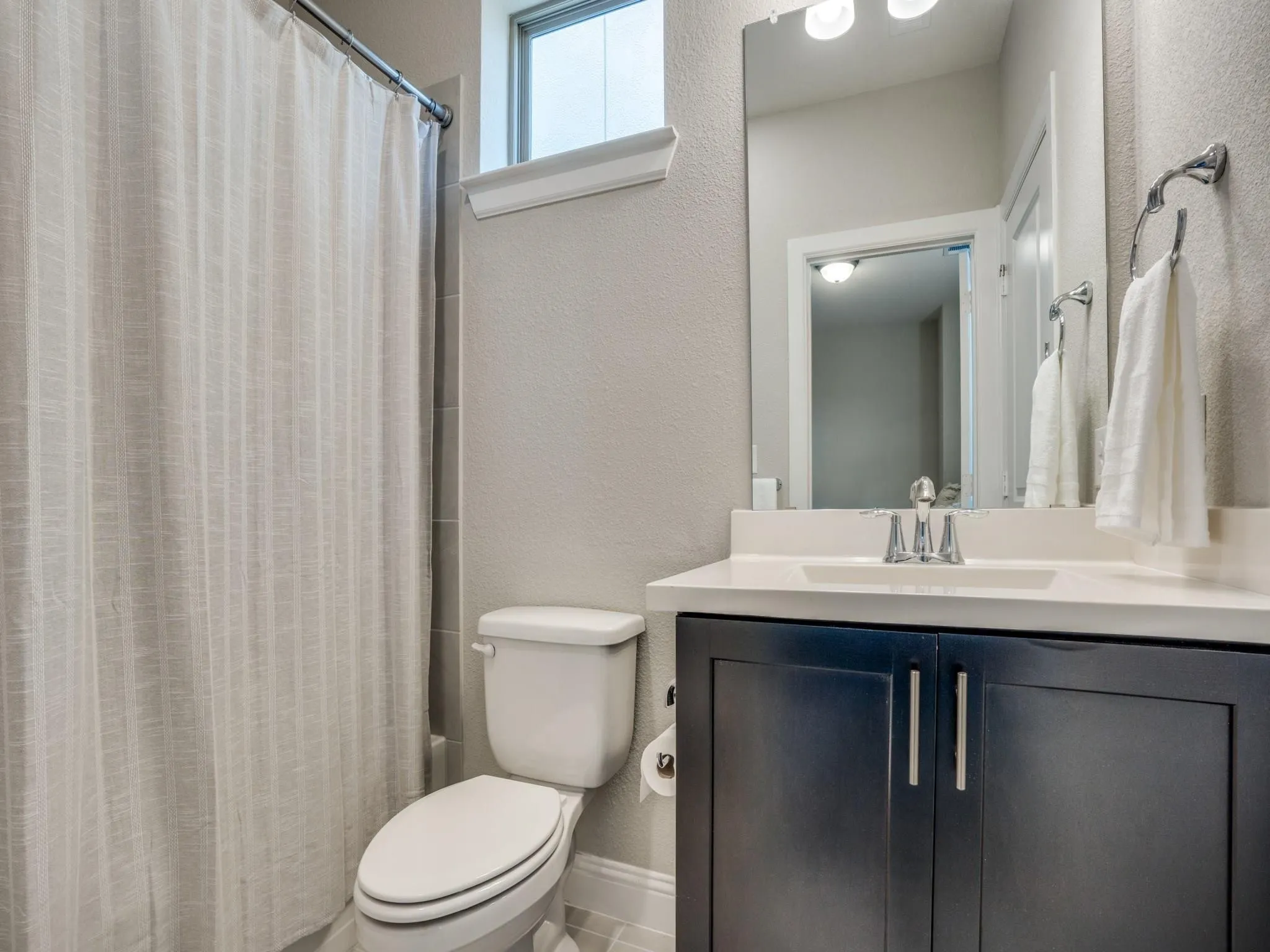 Single Family Residence For Rent in Dallas County , 1074 Manacor Lane, Dallas, Texas 75212, 3 Bedroom, 4 Bathroom, 2 Garage spaces, 2,132 Sqft, built in 2018, mls#21404437, Real Estate Agent in Dallas, Homes For Rent in Dallas county, Homes For Rent in Dallas, Realtor in Dallas Texas, Real Estate Brokerage Independent Realty Texas, Luminita Cordes Realtor