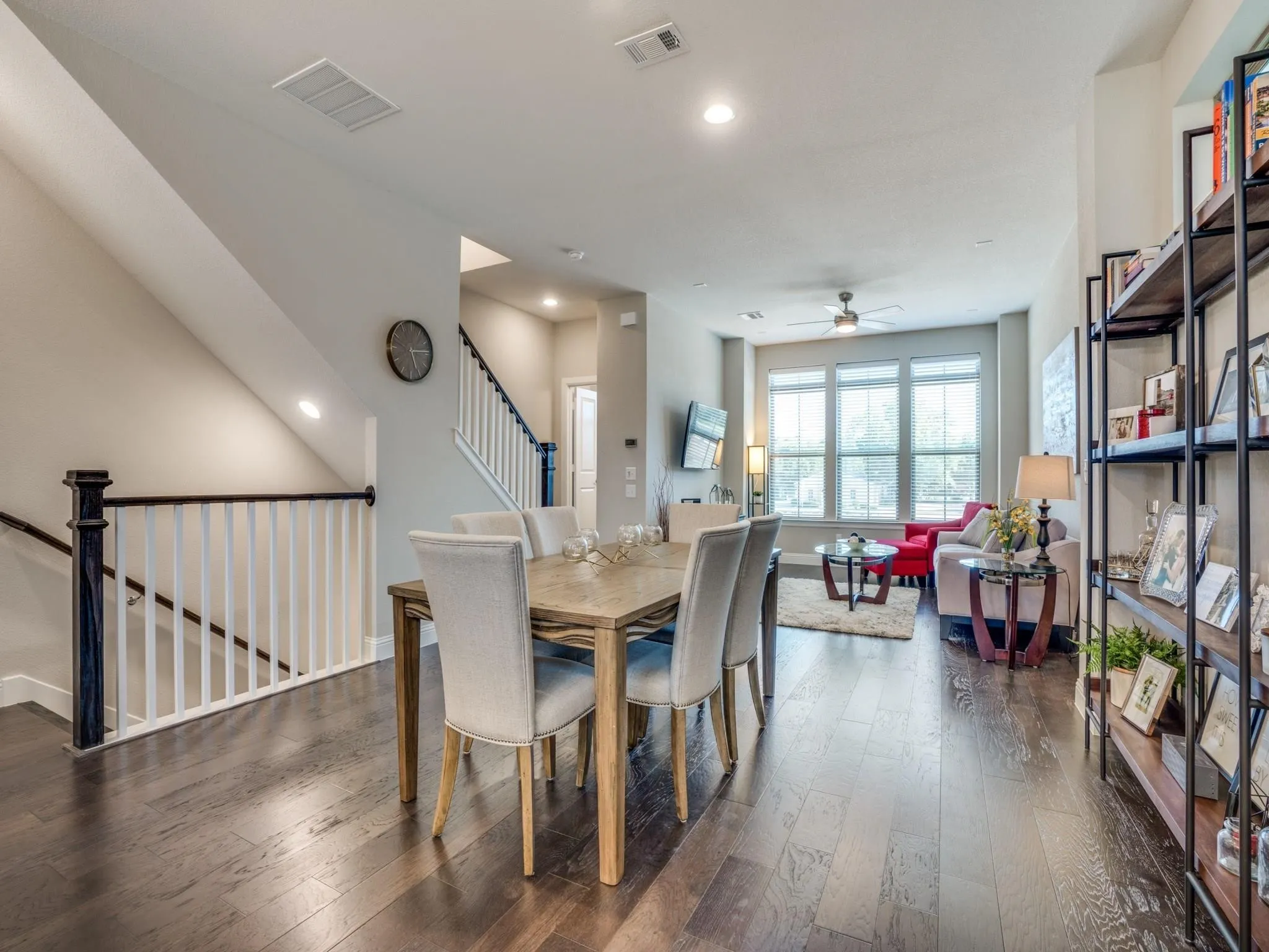 Single Family Residence For Rent in Dallas County , 1074 Manacor Lane, Dallas, Texas 75212, 3 Bedroom, 4 Bathroom, 2 Garage spaces, 2,132 Sqft, built in 2018, mls#21404437, Real Estate Agent in Dallas, Homes For Rent in Dallas county, Homes For Rent in Dallas, Realtor in Dallas Texas, Real Estate Brokerage Independent Realty Texas, Luminita Cordes Realtor