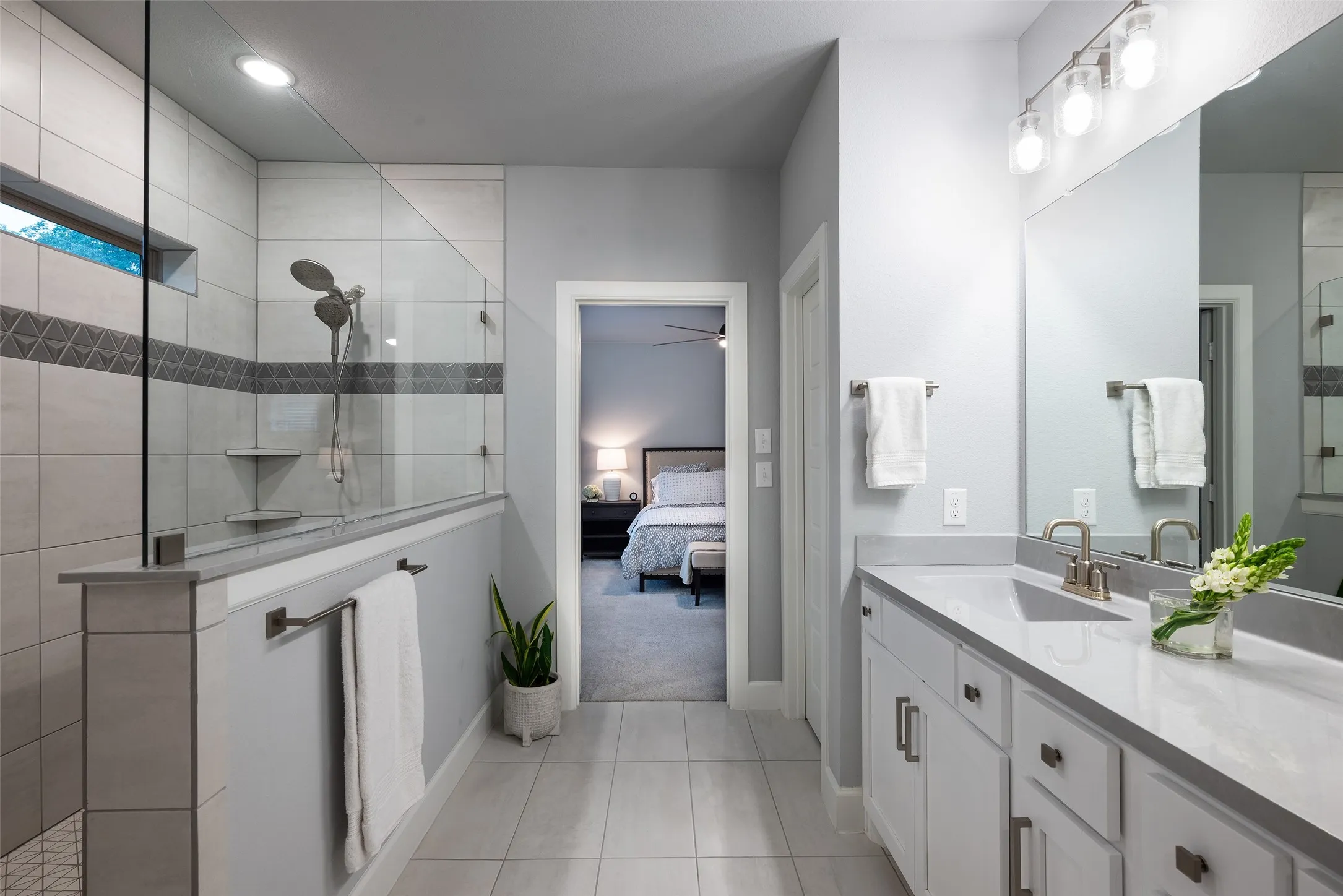 Single Family Residence For Rent in Dallas County , 3436 Evening Petal Lane, Dallas, Texas 75229, 4 Bedroom, 4 Bathroom, 2 Garage spaces, 2,597 Sqft, built in 2021, mls#21405053, Real Estate Agent in Dallas, Homes For Rent in Dallas county, Homes For Rent in Dallas, Realtor in Dallas Texas, Real Estate Brokerage Independent Realty Texas, Luminita Cordes Realtor