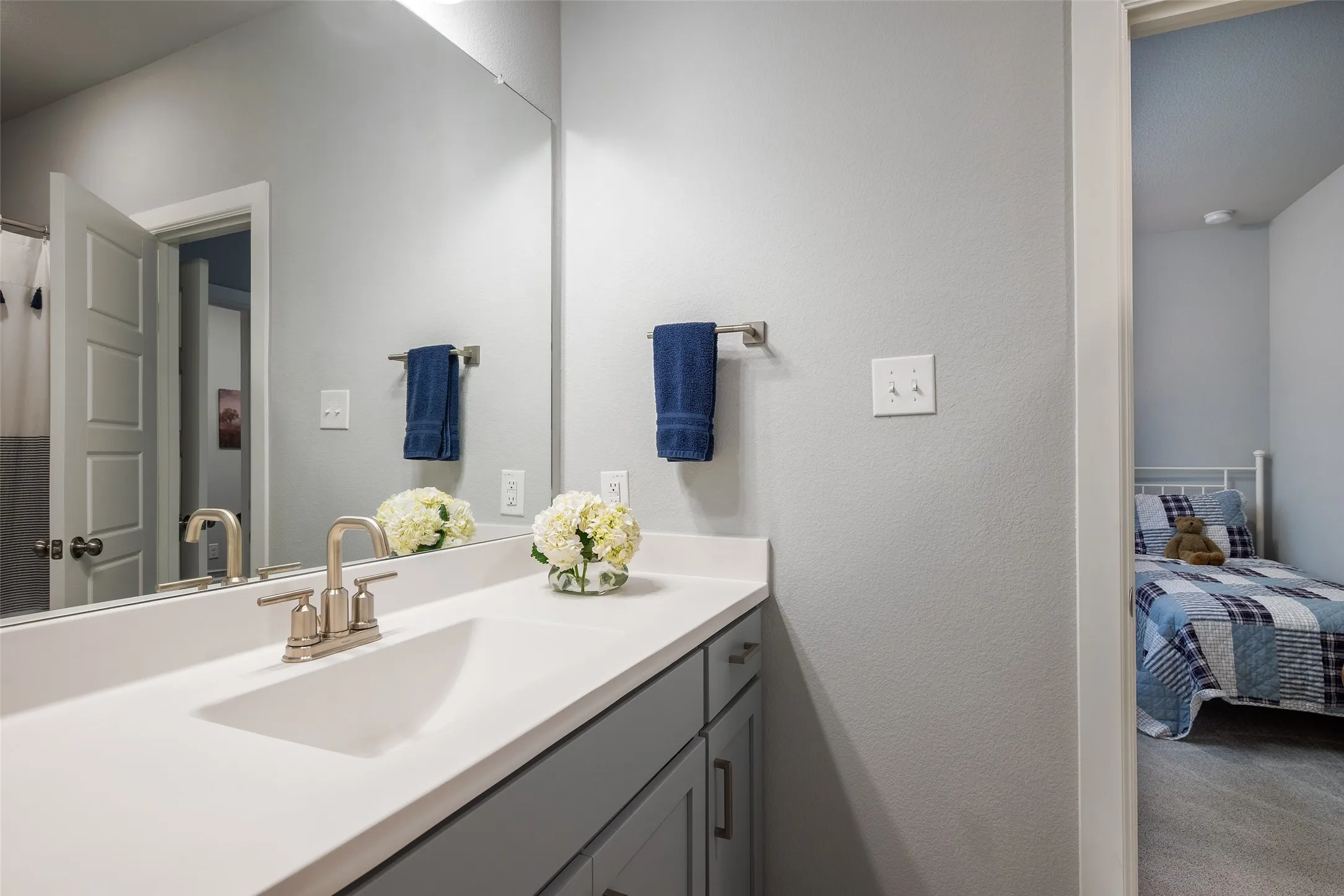 Single Family Residence For Rent in Dallas County , 3436 Evening Petal Lane, Dallas, Texas 75229, 4 Bedroom, 4 Bathroom, 2 Garage spaces, 2,597 Sqft, built in 2021, mls#21405053, Real Estate Agent in Dallas, Homes For Rent in Dallas county, Homes For Rent in Dallas, Realtor in Dallas Texas, Real Estate Brokerage Independent Realty Texas, Luminita Cordes Realtor