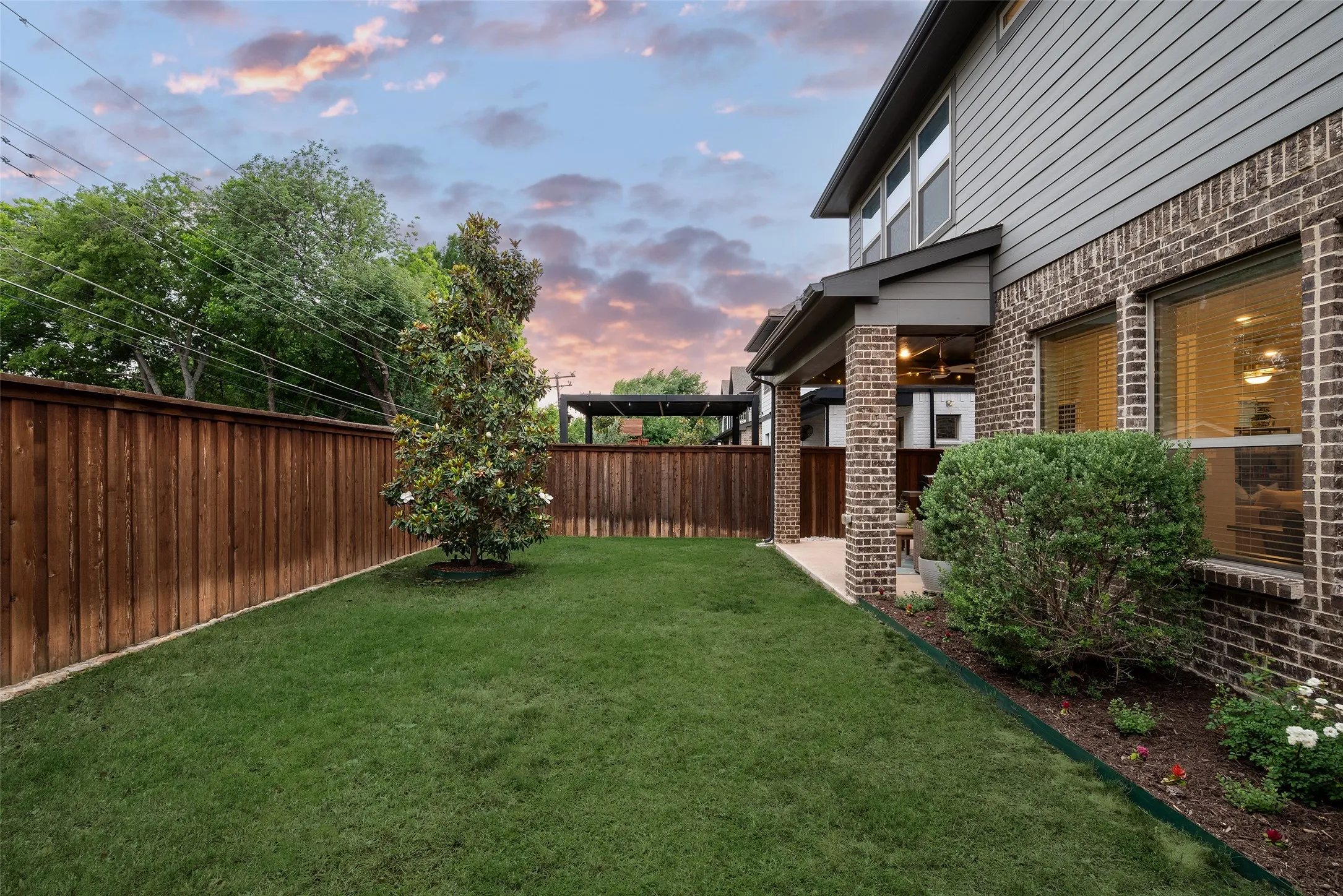 Single Family Residence For Rent in Dallas County , 3436 Evening Petal Lane, Dallas, Texas 75229, 4 Bedroom, 4 Bathroom, 2 Garage spaces, 2,597 Sqft, built in 2021, mls#21405053, Real Estate Agent in Dallas, Homes For Rent in Dallas county, Homes For Rent in Dallas, Realtor in Dallas Texas, Real Estate Brokerage Independent Realty Texas, Luminita Cordes Realtor