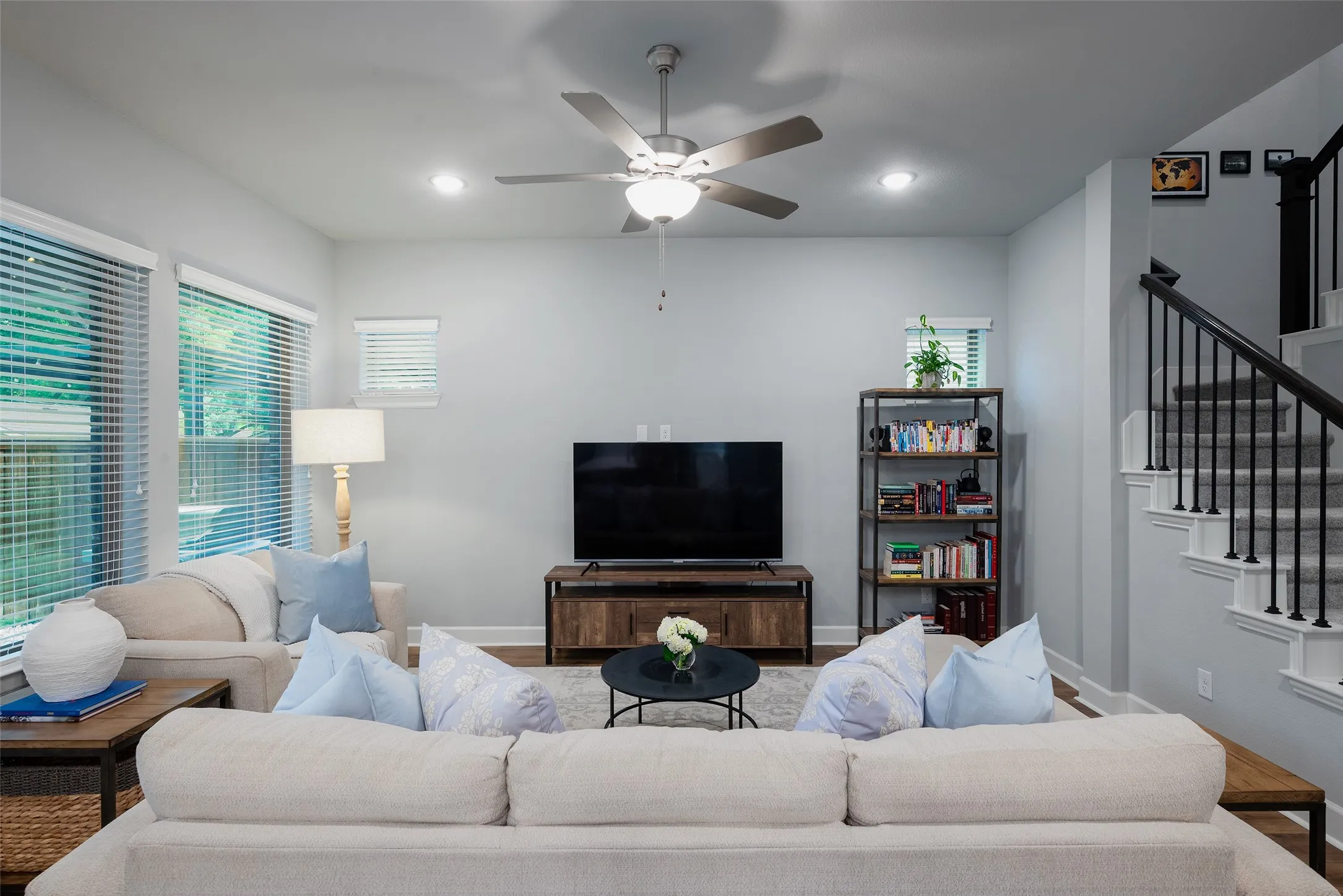 Single Family Residence For Rent in Dallas County , 3436 Evening Petal Lane, Dallas, Texas 75229, 4 Bedroom, 4 Bathroom, 2 Garage spaces, 2,597 Sqft, built in 2021, mls#21405053, Real Estate Agent in Dallas, Homes For Rent in Dallas county, Homes For Rent in Dallas, Realtor in Dallas Texas, Real Estate Brokerage Independent Realty Texas, Luminita Cordes Realtor