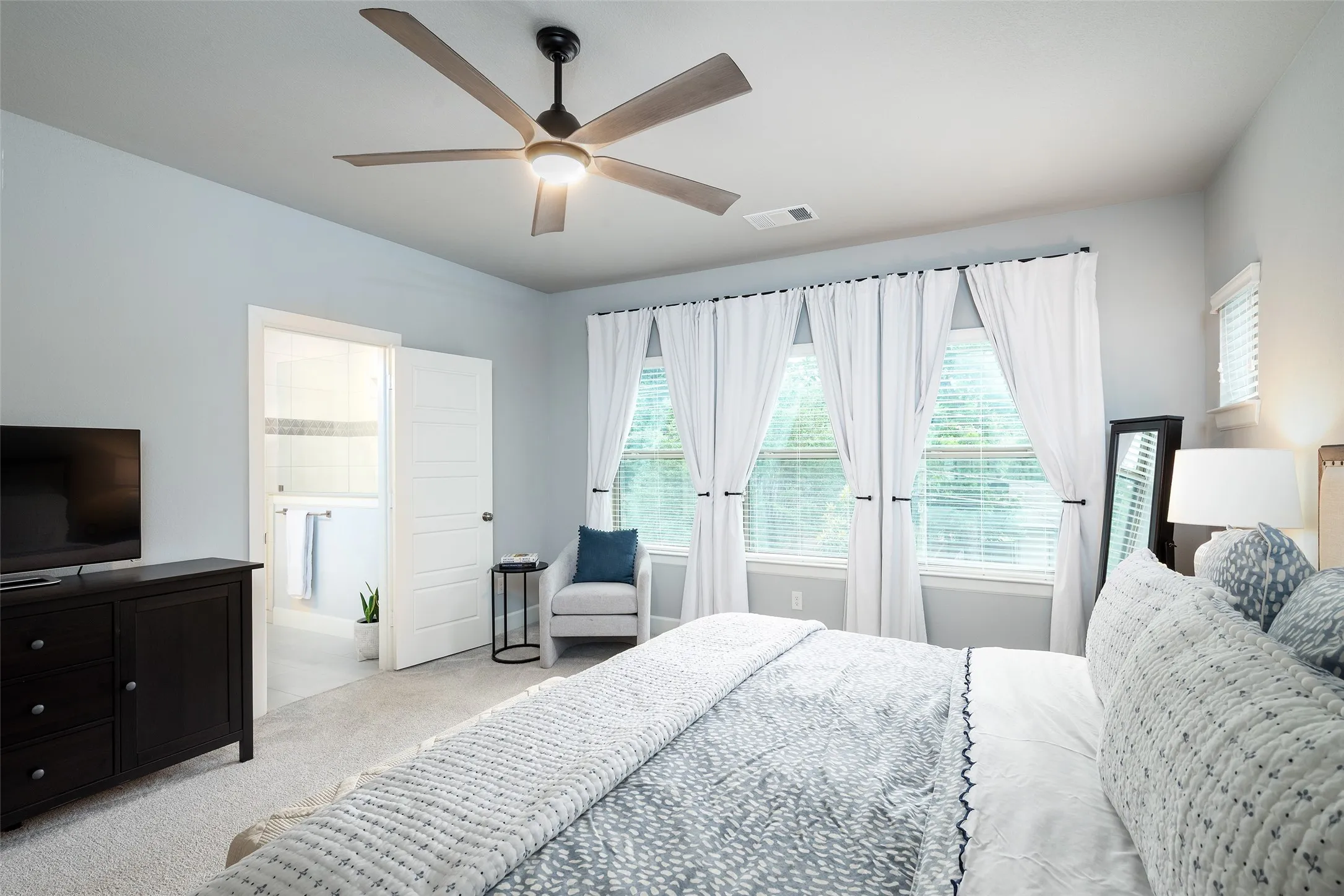 Single Family Residence For Rent in Dallas County , 3436 Evening Petal Lane, Dallas, Texas 75229, 4 Bedroom, 4 Bathroom, 2 Garage spaces, 2,597 Sqft, built in 2021, mls#21405053, Real Estate Agent in Dallas, Homes For Rent in Dallas county, Homes For Rent in Dallas, Realtor in Dallas Texas, Real Estate Brokerage Independent Realty Texas, Luminita Cordes Realtor