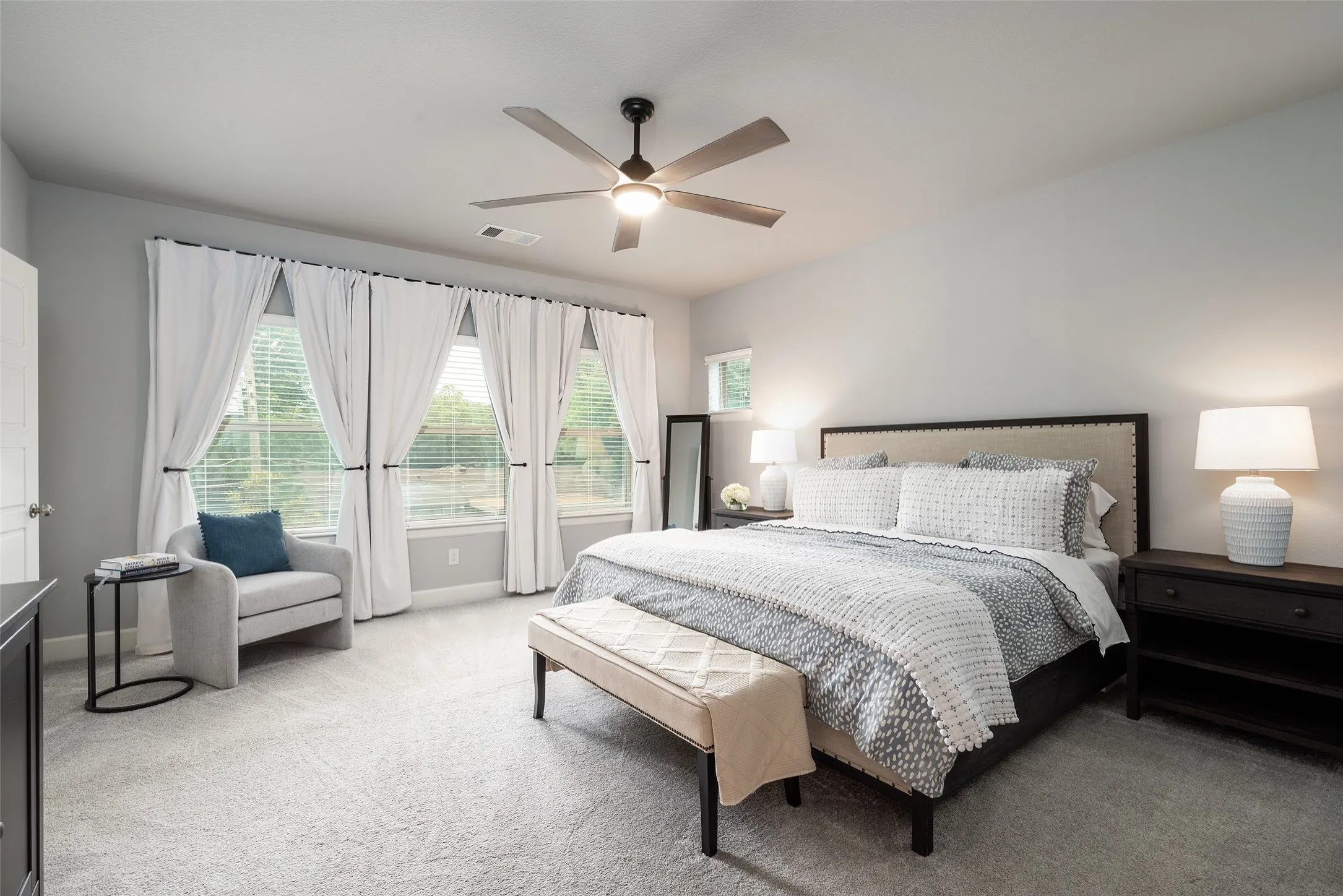 Single Family Residence For Rent in Dallas County , 3436 Evening Petal Lane, Dallas, Texas 75229, 4 Bedroom, 4 Bathroom, 2 Garage spaces, 2,597 Sqft, built in 2021, mls#21405053, Real Estate Agent in Dallas, Homes For Rent in Dallas county, Homes For Rent in Dallas, Realtor in Dallas Texas, Real Estate Brokerage Independent Realty Texas, Luminita Cordes Realtor
