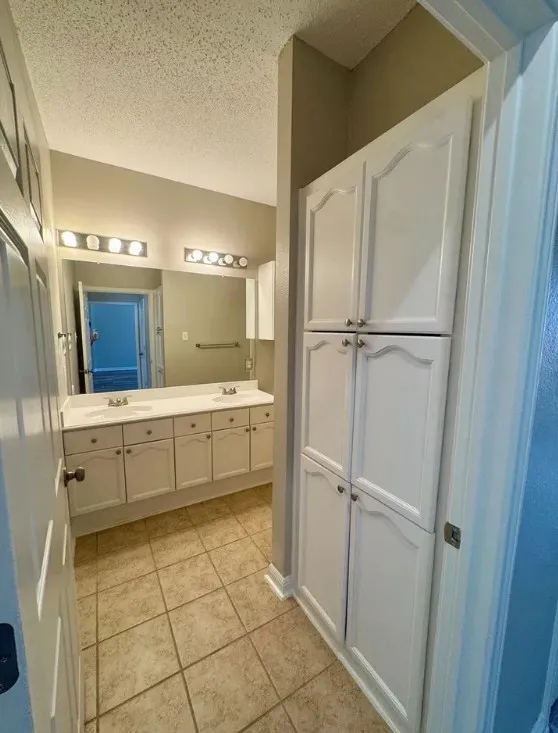 Townhouse For Rent in Collin County , 3500 E Park Boulevard 18, Plano, Texas 75074, 3 Bedroom, 2 Bathroom, Garage spaces, 8,092 Sqft, built in 1994, mls#21404850, Real Estate Agent in Plano, Homes For Rent in Collin county, Homes For Rent in Plano, Realtor in Plano Texas, Real Estate Brokerage Independent Realty Texas, Luminita Cordes Realtor