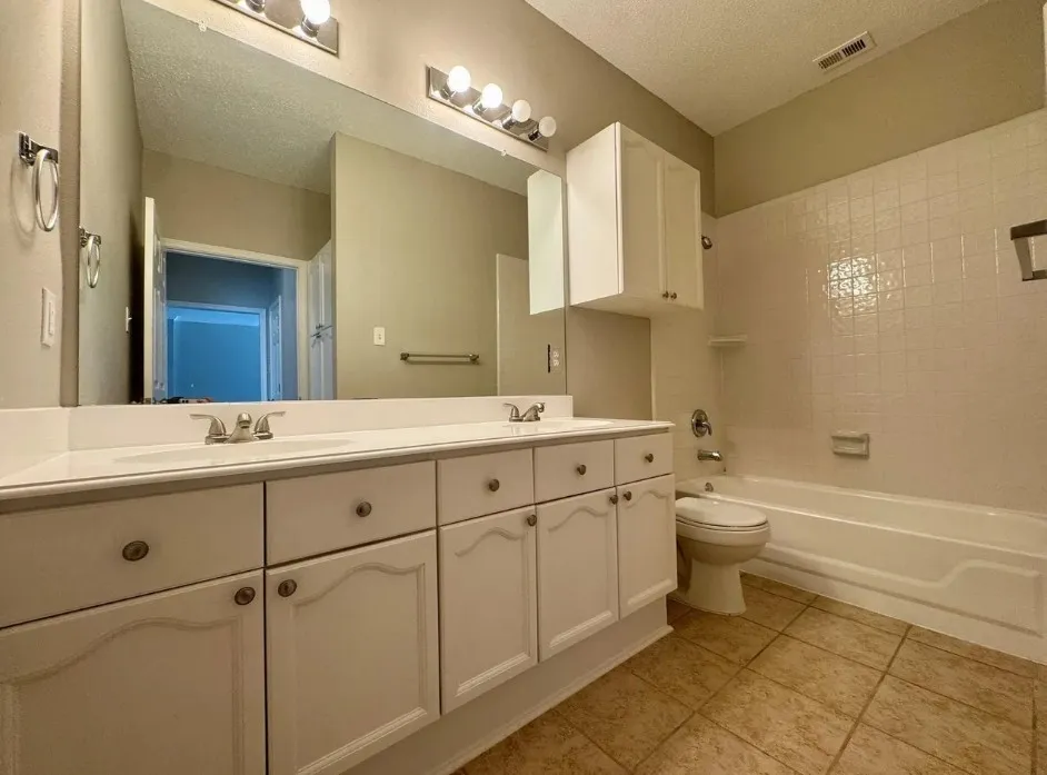 Townhouse For Rent in Collin County , 3500 E Park Boulevard 18, Plano, Texas 75074, 3 Bedroom, 2 Bathroom, Garage spaces, 8,092 Sqft, built in 1994, mls#21404850, Real Estate Agent in Plano, Homes For Rent in Collin county, Homes For Rent in Plano, Realtor in Plano Texas, Real Estate Brokerage Independent Realty Texas, Luminita Cordes Realtor