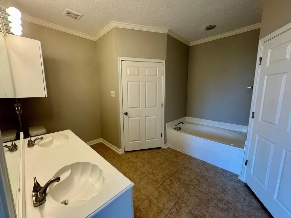Townhouse For Rent in Collin County , 3500 E Park Boulevard 18, Plano, Texas 75074, 3 Bedroom, 2 Bathroom, Garage spaces, 8,092 Sqft, built in 1994, mls#21404850, Real Estate Agent in Plano, Homes For Rent in Collin county, Homes For Rent in Plano, Realtor in Plano Texas, Real Estate Brokerage Independent Realty Texas, Luminita Cordes Realtor