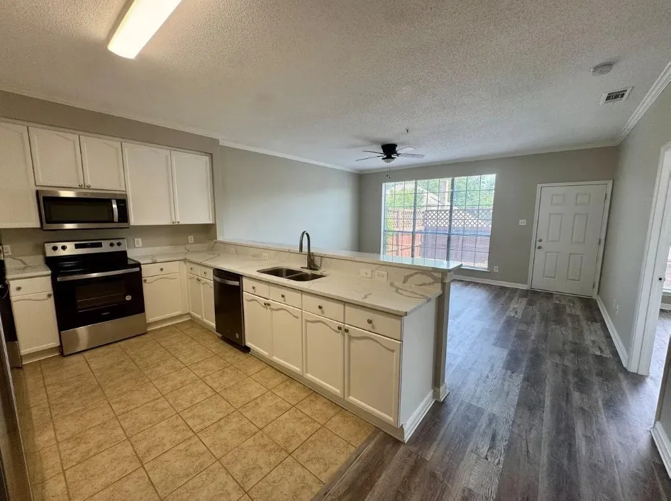 Townhouse For Rent in Collin County , 3500 E Park Boulevard 18, Plano, Texas 75074, 3 Bedroom, 2 Bathroom, Garage spaces, 8,092 Sqft, built in 1994, mls#21404850, Real Estate Agent in Plano, Homes For Rent in Collin county, Homes For Rent in Plano, Realtor in Plano Texas, Real Estate Brokerage Independent Realty Texas, Luminita Cordes Realtor