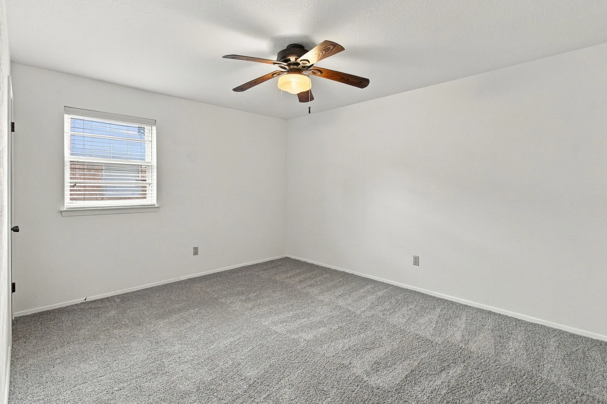 Single Family Residence For Rent in Tarrant County , 1914 Roosevelt Drive, Pantego, Texas 76013, 4 Bedroom, 3 Bathroom, 2 Garage spaces, 2,342 Sqft, built in 1974, mls#21405089, Real Estate Agent in Pantego, Homes For Rent in Tarrant county, Homes For Rent in Pantego, Realtor in Pantego Texas, Real Estate Brokerage Independent Realty Texas, Luminita Cordes Realtor
