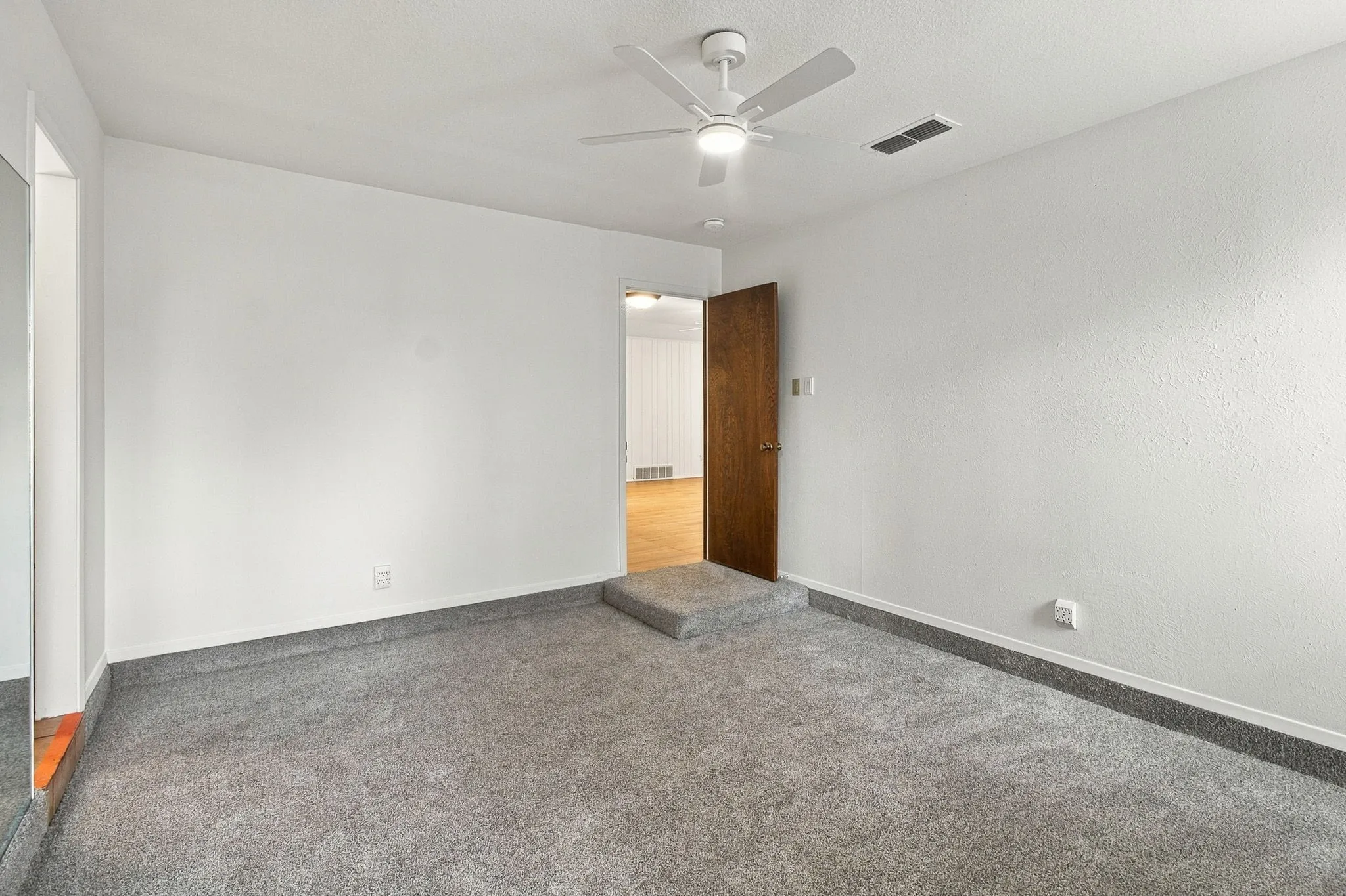Single Family Residence For Rent in Tarrant County , 1914 Roosevelt Drive, Pantego, Texas 76013, 4 Bedroom, 3 Bathroom, 2 Garage spaces, 2,342 Sqft, built in 1974, mls#21405089, Real Estate Agent in Pantego, Homes For Rent in Tarrant county, Homes For Rent in Pantego, Realtor in Pantego Texas, Real Estate Brokerage Independent Realty Texas, Luminita Cordes Realtor