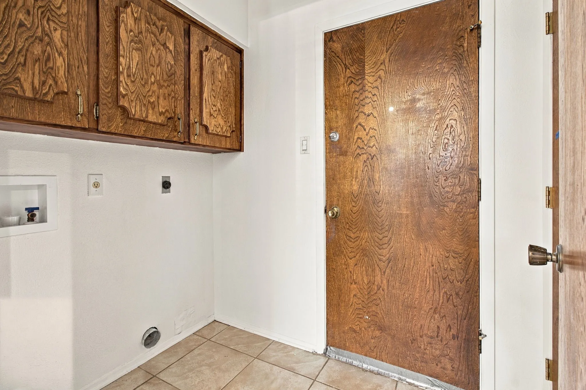 Single Family Residence For Rent in Tarrant County , 1914 Roosevelt Drive, Pantego, Texas 76013, 4 Bedroom, 3 Bathroom, 2 Garage spaces, 2,342 Sqft, built in 1974, mls#21405089, Real Estate Agent in Pantego, Homes For Rent in Tarrant county, Homes For Rent in Pantego, Realtor in Pantego Texas, Real Estate Brokerage Independent Realty Texas, Luminita Cordes Realtor