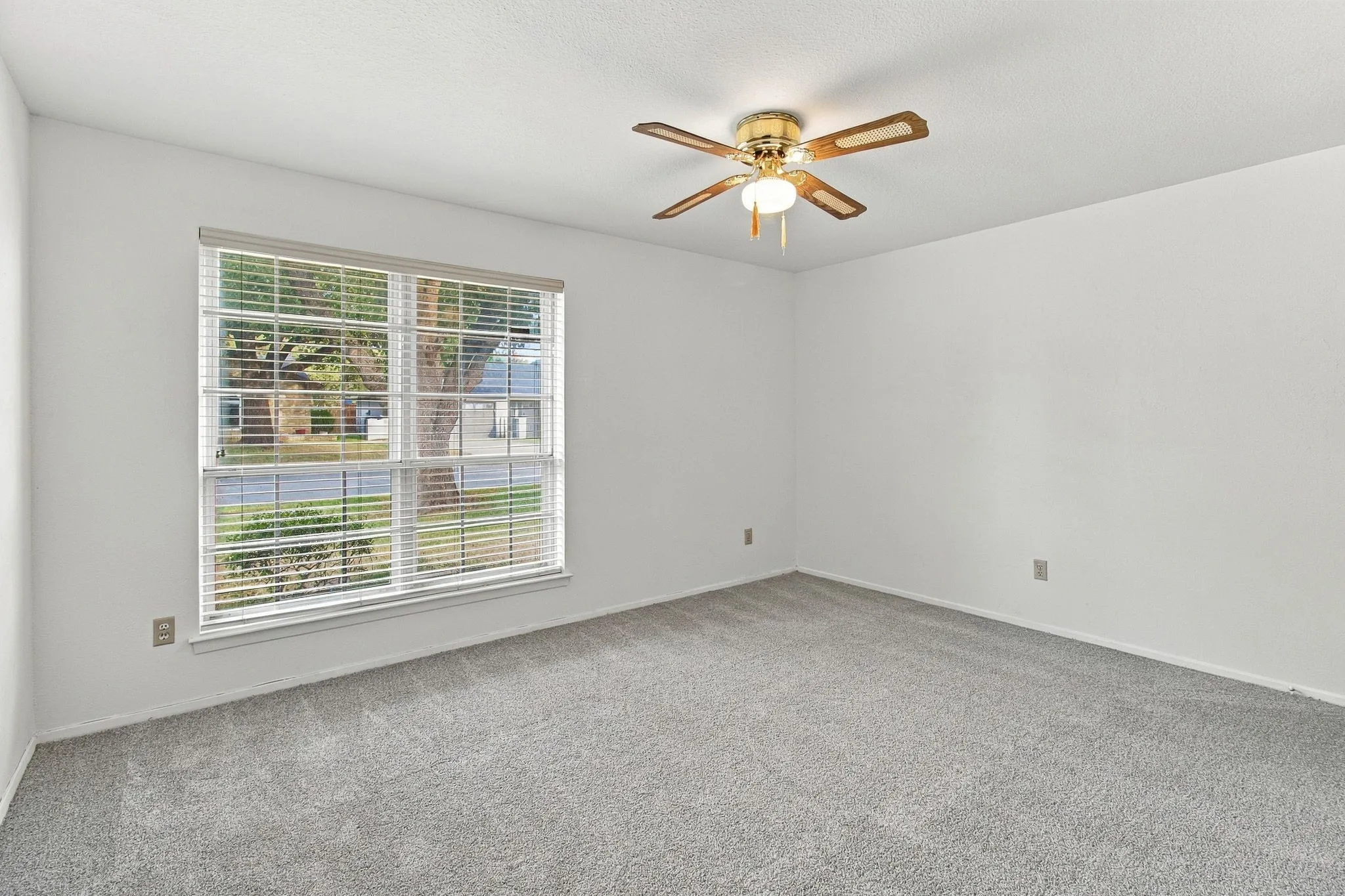 Single Family Residence For Rent in Tarrant County , 1914 Roosevelt Drive, Pantego, Texas 76013, 4 Bedroom, 3 Bathroom, 2 Garage spaces, 2,342 Sqft, built in 1974, mls#21405089, Real Estate Agent in Pantego, Homes For Rent in Tarrant county, Homes For Rent in Pantego, Realtor in Pantego Texas, Real Estate Brokerage Independent Realty Texas, Luminita Cordes Realtor