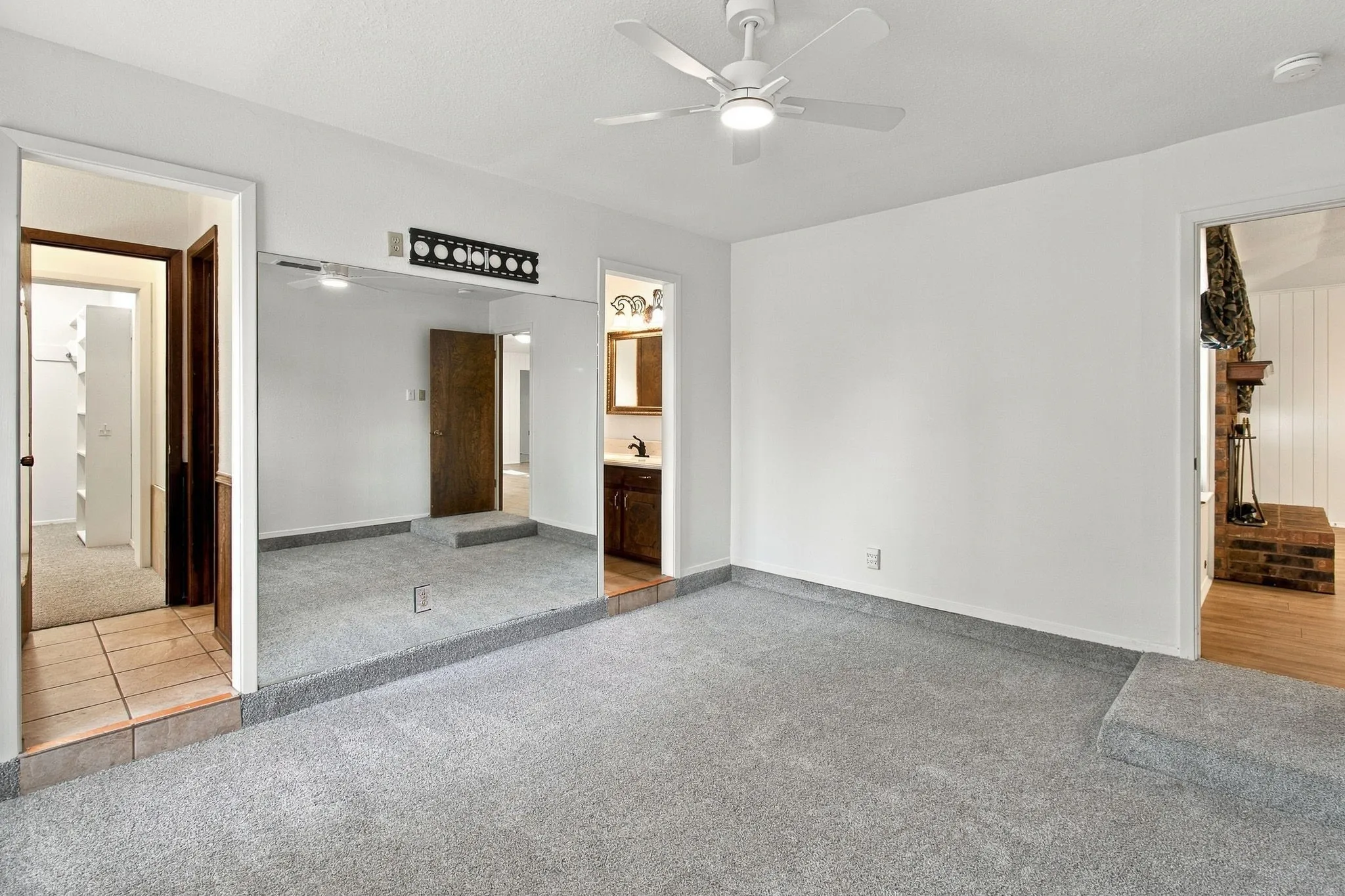 Single Family Residence For Rent in Tarrant County , 1914 Roosevelt Drive, Pantego, Texas 76013, 4 Bedroom, 3 Bathroom, 2 Garage spaces, 2,342 Sqft, built in 1974, mls#21405089, Real Estate Agent in Pantego, Homes For Rent in Tarrant county, Homes For Rent in Pantego, Realtor in Pantego Texas, Real Estate Brokerage Independent Realty Texas, Luminita Cordes Realtor