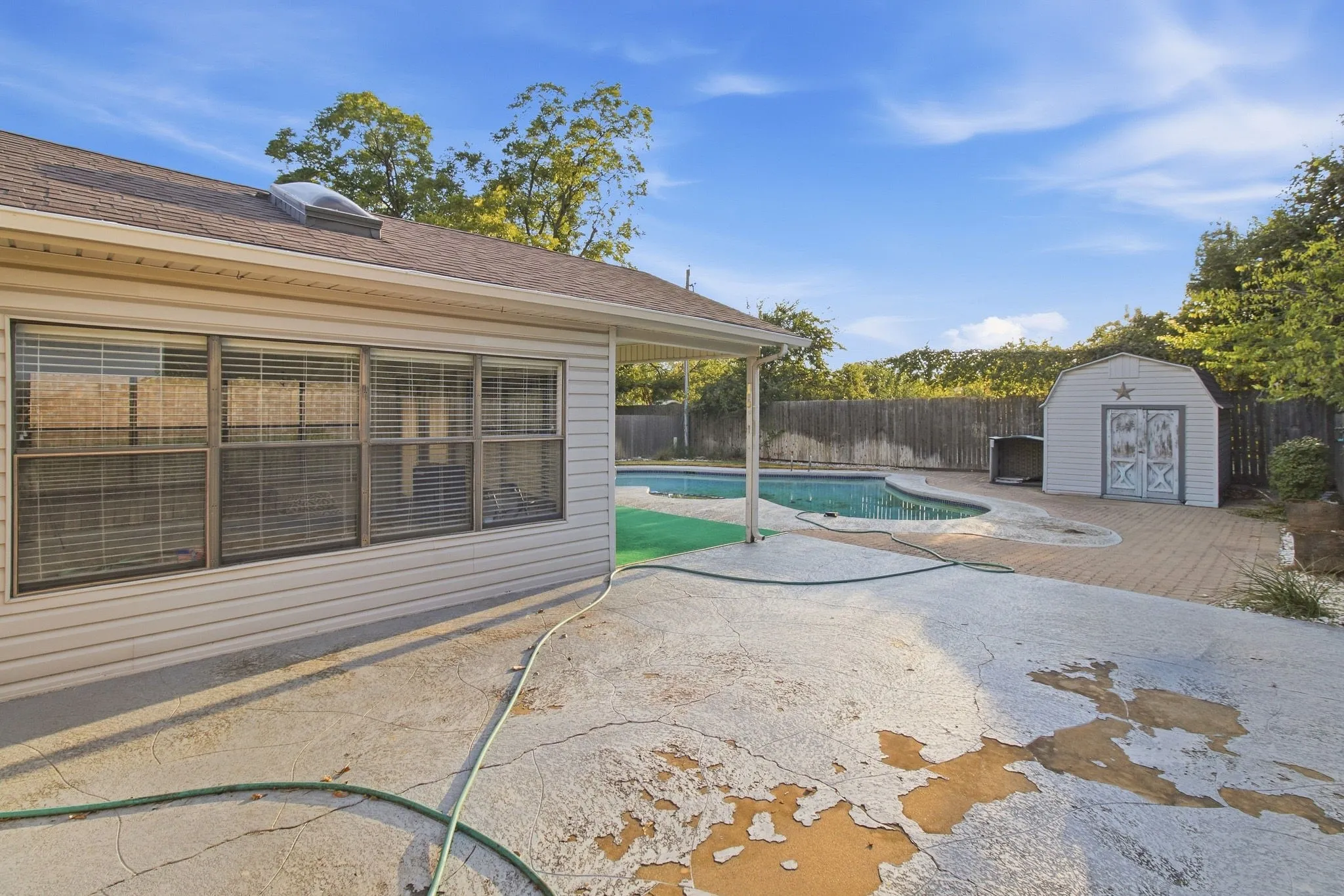 Single Family Residence For Rent in Tarrant County , 1914 Roosevelt Drive, Pantego, Texas 76013, 4 Bedroom, 3 Bathroom, 2 Garage spaces, 2,342 Sqft, built in 1974, mls#21405089, Real Estate Agent in Pantego, Homes For Rent in Tarrant county, Homes For Rent in Pantego, Realtor in Pantego Texas, Real Estate Brokerage Independent Realty Texas, Luminita Cordes Realtor