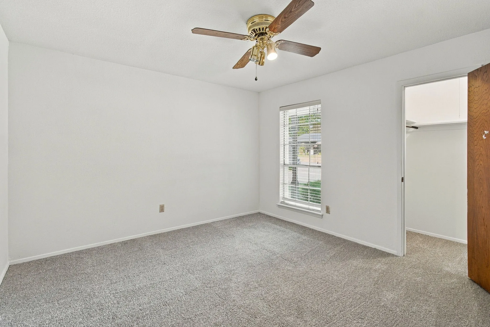 Single Family Residence For Rent in Tarrant County , 1914 Roosevelt Drive, Pantego, Texas 76013, 4 Bedroom, 3 Bathroom, 2 Garage spaces, 2,342 Sqft, built in 1974, mls#21405089, Real Estate Agent in Pantego, Homes For Rent in Tarrant county, Homes For Rent in Pantego, Realtor in Pantego Texas, Real Estate Brokerage Independent Realty Texas, Luminita Cordes Realtor