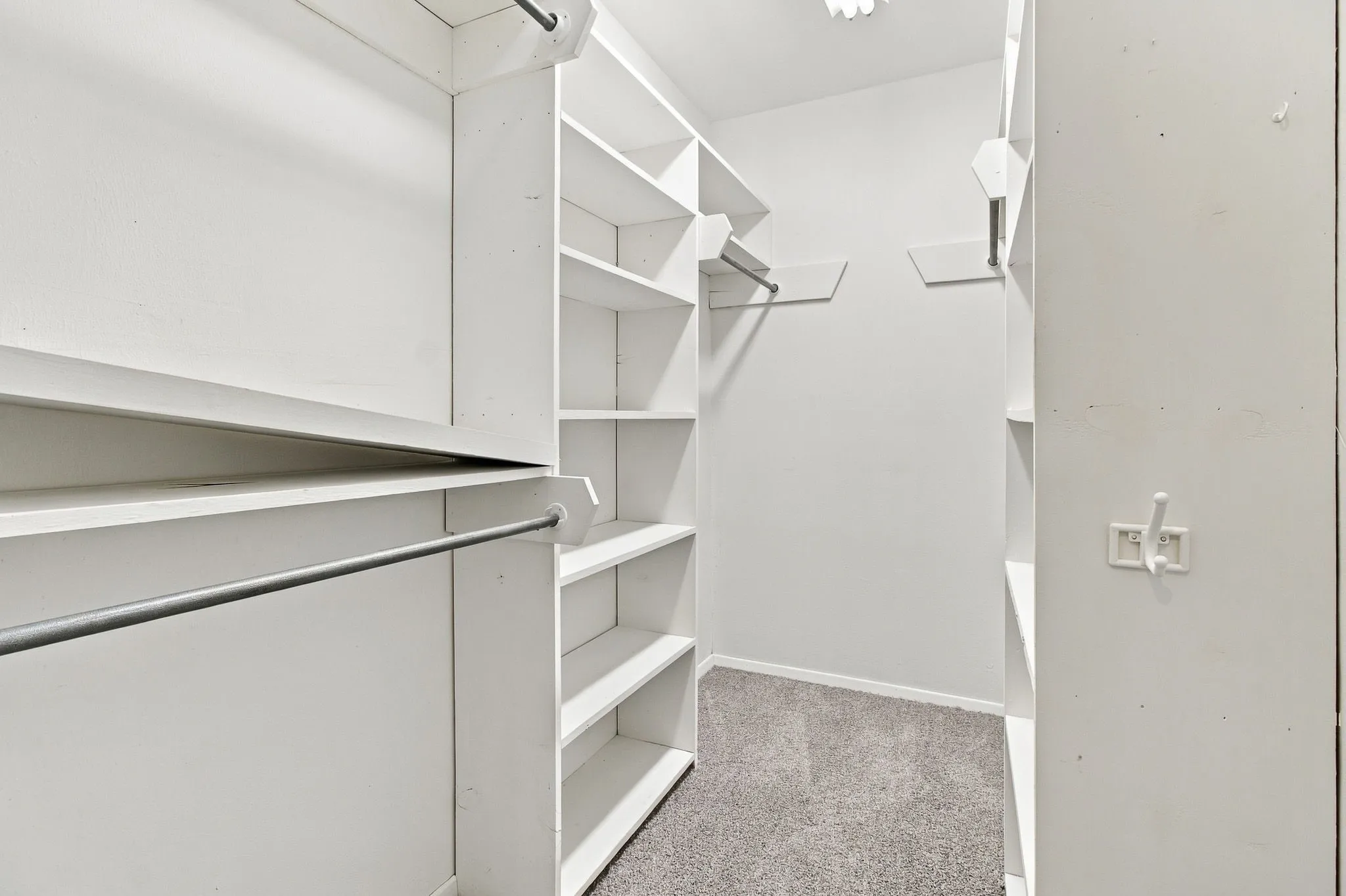 Single Family Residence For Rent in Tarrant County , 1914 Roosevelt Drive, Pantego, Texas 76013, 4 Bedroom, 3 Bathroom, 2 Garage spaces, 2,342 Sqft, built in 1974, mls#21405089, Real Estate Agent in Pantego, Homes For Rent in Tarrant county, Homes For Rent in Pantego, Realtor in Pantego Texas, Real Estate Brokerage Independent Realty Texas, Luminita Cordes Realtor