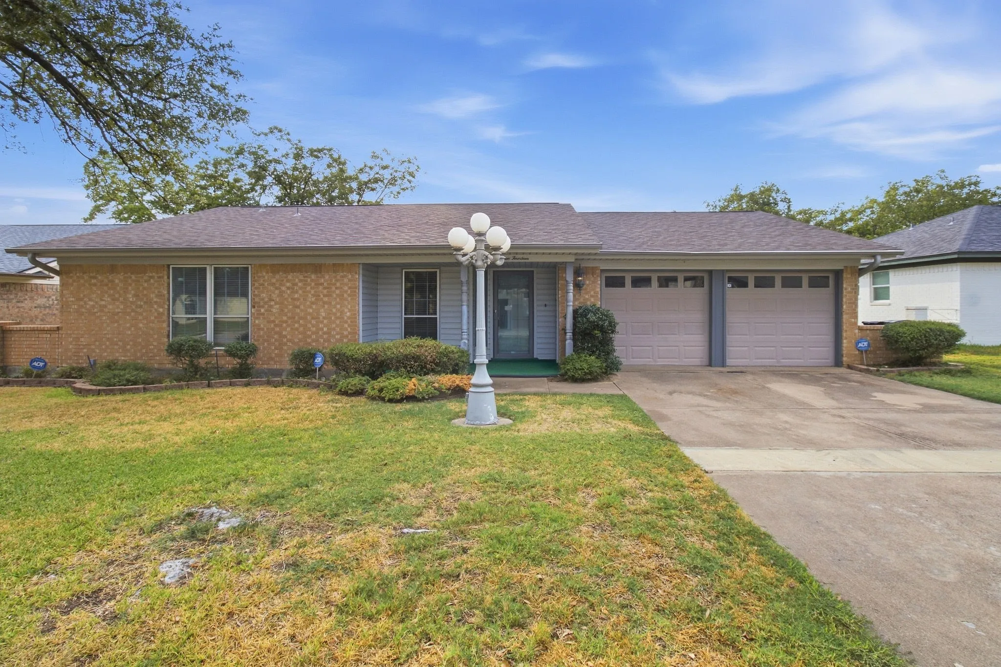 Single Family Residence For Rent in Tarrant County , 1914 Roosevelt Drive, Pantego, Texas 76013, 4 Bedroom, 3 Bathroom, 2 Garage spaces, 2,342 Sqft, built in 1974, mls#21405089, Real Estate Agent in Pantego, Homes For Rent in Tarrant county, Homes For Rent in Pantego, Realtor in Pantego Texas, Real Estate Brokerage Independent Realty Texas, Luminita Cordes Realtor