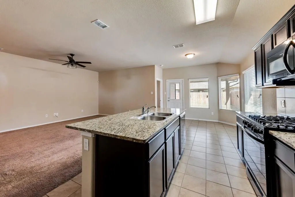 Single Family Residence For Rent in Tarrant County , 6320 Eagle Pier Way, Fort Worth, Texas 76179, 4 Bedroom, 2 Bathroom, 2 Garage spaces, 1,738 Sqft, built in 2018, mls#21405090, Real Estate Agent in Fort Worth, Homes For Rent in Tarrant county, Homes For Rent in Fort Worth, Realtor in Fort Worth Texas, Real Estate Brokerage Independent Realty Texas, Luminita Cordes Realtor
