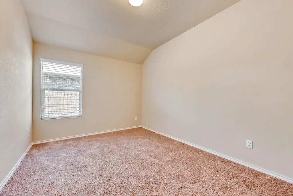 Single Family Residence For Rent in Tarrant County , 6320 Eagle Pier Way, Fort Worth, Texas 76179, 4 Bedroom, 2 Bathroom, 2 Garage spaces, 1,738 Sqft, built in 2018, mls#21405090, Real Estate Agent in Fort Worth, Homes For Rent in Tarrant county, Homes For Rent in Fort Worth, Realtor in Fort Worth Texas, Real Estate Brokerage Independent Realty Texas, Luminita Cordes Realtor