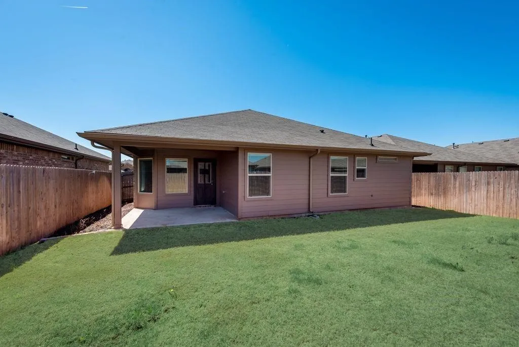 Single Family Residence For Rent in Tarrant County , 6320 Eagle Pier Way, Fort Worth, Texas 76179, 4 Bedroom, 2 Bathroom, 2 Garage spaces, 1,738 Sqft, built in 2018, mls#21405090, Real Estate Agent in Fort Worth, Homes For Rent in Tarrant county, Homes For Rent in Fort Worth, Realtor in Fort Worth Texas, Real Estate Brokerage Independent Realty Texas, Luminita Cordes Realtor