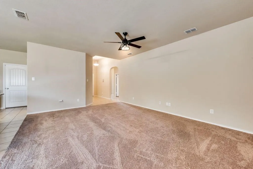 Single Family Residence For Rent in Tarrant County , 6320 Eagle Pier Way, Fort Worth, Texas 76179, 4 Bedroom, 2 Bathroom, 2 Garage spaces, 1,738 Sqft, built in 2018, mls#21405090, Real Estate Agent in Fort Worth, Homes For Rent in Tarrant county, Homes For Rent in Fort Worth, Realtor in Fort Worth Texas, Real Estate Brokerage Independent Realty Texas, Luminita Cordes Realtor