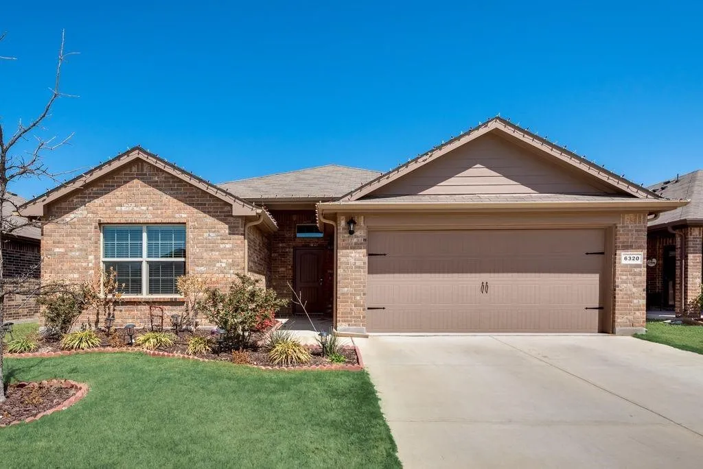 Single Family Residence For Rent in Tarrant County , 6320 Eagle Pier Way, Fort Worth, Texas 76179, 4 Bedroom, 2 Bathroom, 2 Garage spaces, 1,738 Sqft, built in 2018, mls#21405090, Real Estate Agent in Fort Worth, Homes For Rent in Tarrant county, Homes For Rent in Fort Worth, Realtor in Fort Worth Texas, Real Estate Brokerage Independent Realty Texas, Luminita Cordes Realtor