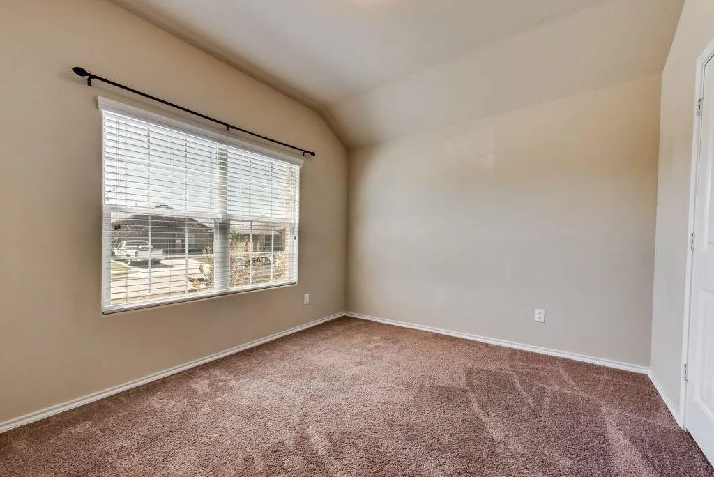 Single Family Residence For Rent in Tarrant County , 6320 Eagle Pier Way, Fort Worth, Texas 76179, 4 Bedroom, 2 Bathroom, 2 Garage spaces, 1,738 Sqft, built in 2018, mls#21405090, Real Estate Agent in Fort Worth, Homes For Rent in Tarrant county, Homes For Rent in Fort Worth, Realtor in Fort Worth Texas, Real Estate Brokerage Independent Realty Texas, Luminita Cordes Realtor