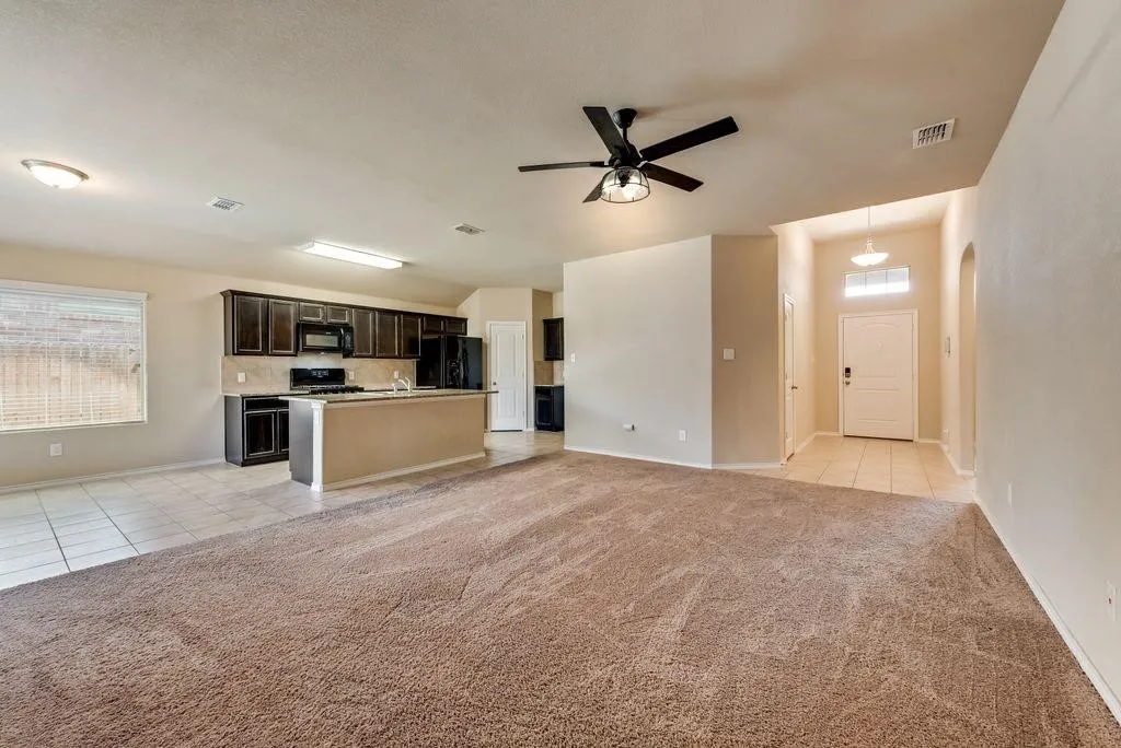 Single Family Residence For Rent in Tarrant County , 6320 Eagle Pier Way, Fort Worth, Texas 76179, 4 Bedroom, 2 Bathroom, 2 Garage spaces, 1,738 Sqft, built in 2018, mls#21405090, Real Estate Agent in Fort Worth, Homes For Rent in Tarrant county, Homes For Rent in Fort Worth, Realtor in Fort Worth Texas, Real Estate Brokerage Independent Realty Texas, Luminita Cordes Realtor