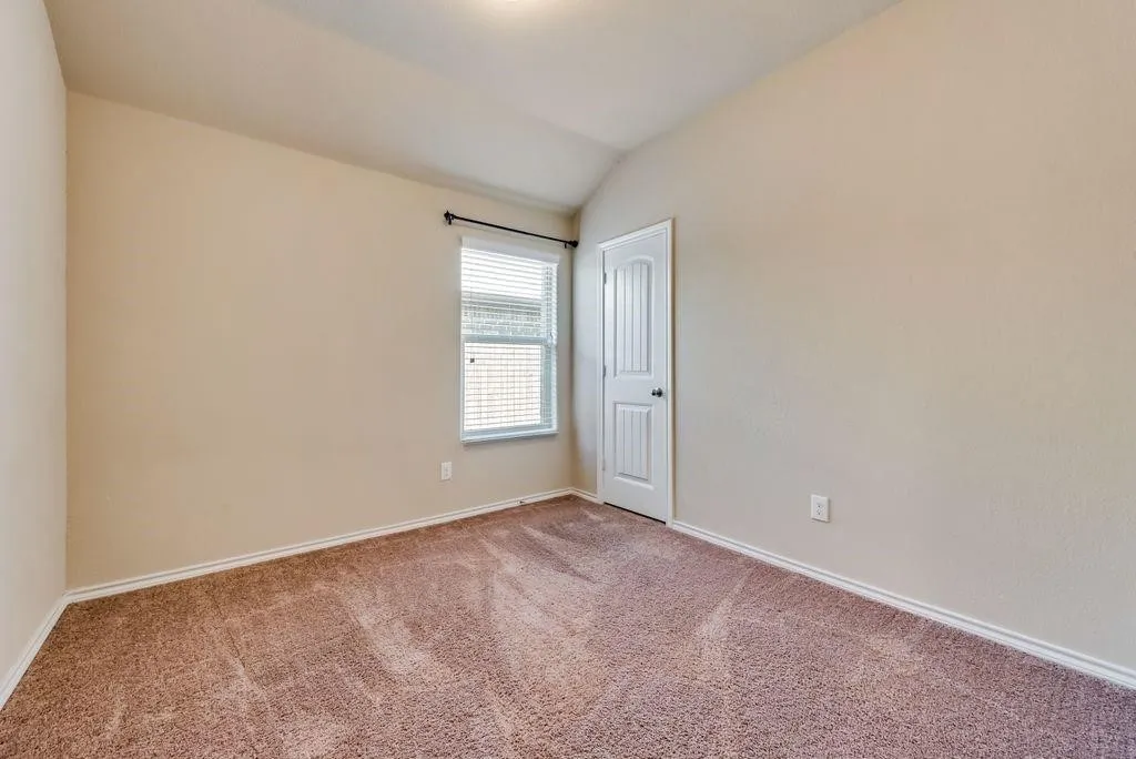 Single Family Residence For Rent in Tarrant County , 6320 Eagle Pier Way, Fort Worth, Texas 76179, 4 Bedroom, 2 Bathroom, 2 Garage spaces, 1,738 Sqft, built in 2018, mls#21405090, Real Estate Agent in Fort Worth, Homes For Rent in Tarrant county, Homes For Rent in Fort Worth, Realtor in Fort Worth Texas, Real Estate Brokerage Independent Realty Texas, Luminita Cordes Realtor